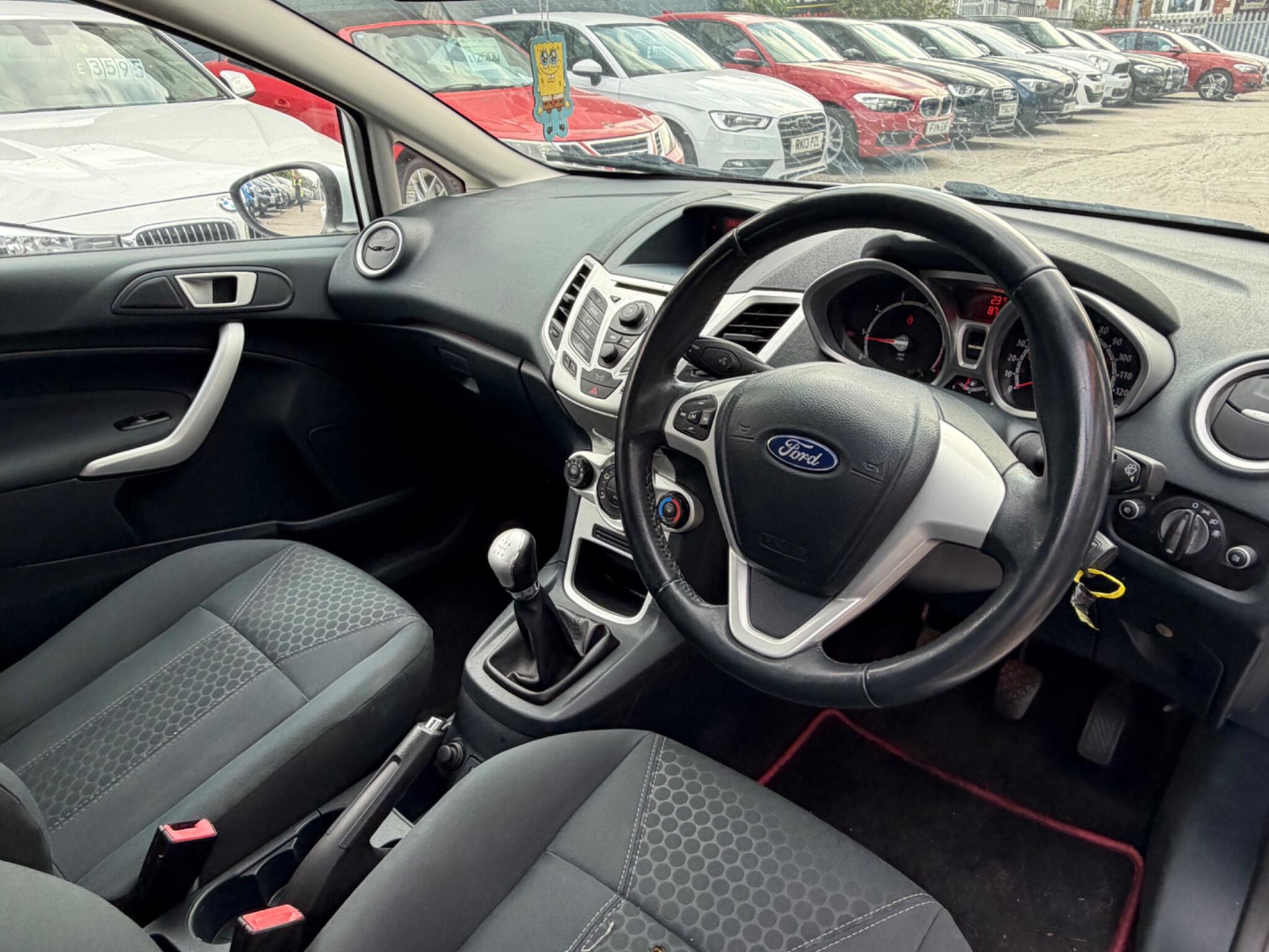 Ford Fiesta view 11