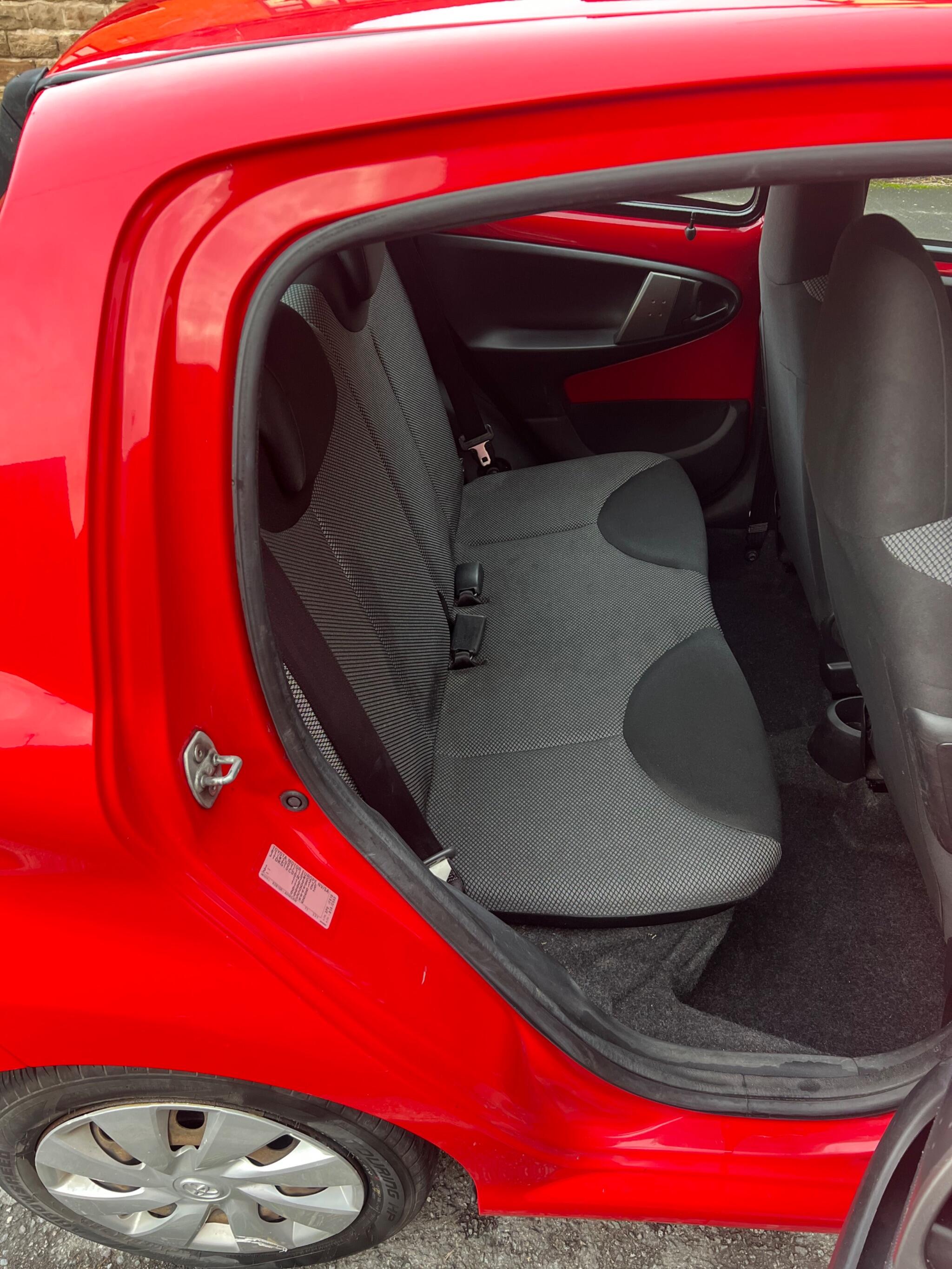 2014 Toyota AYGO image 10