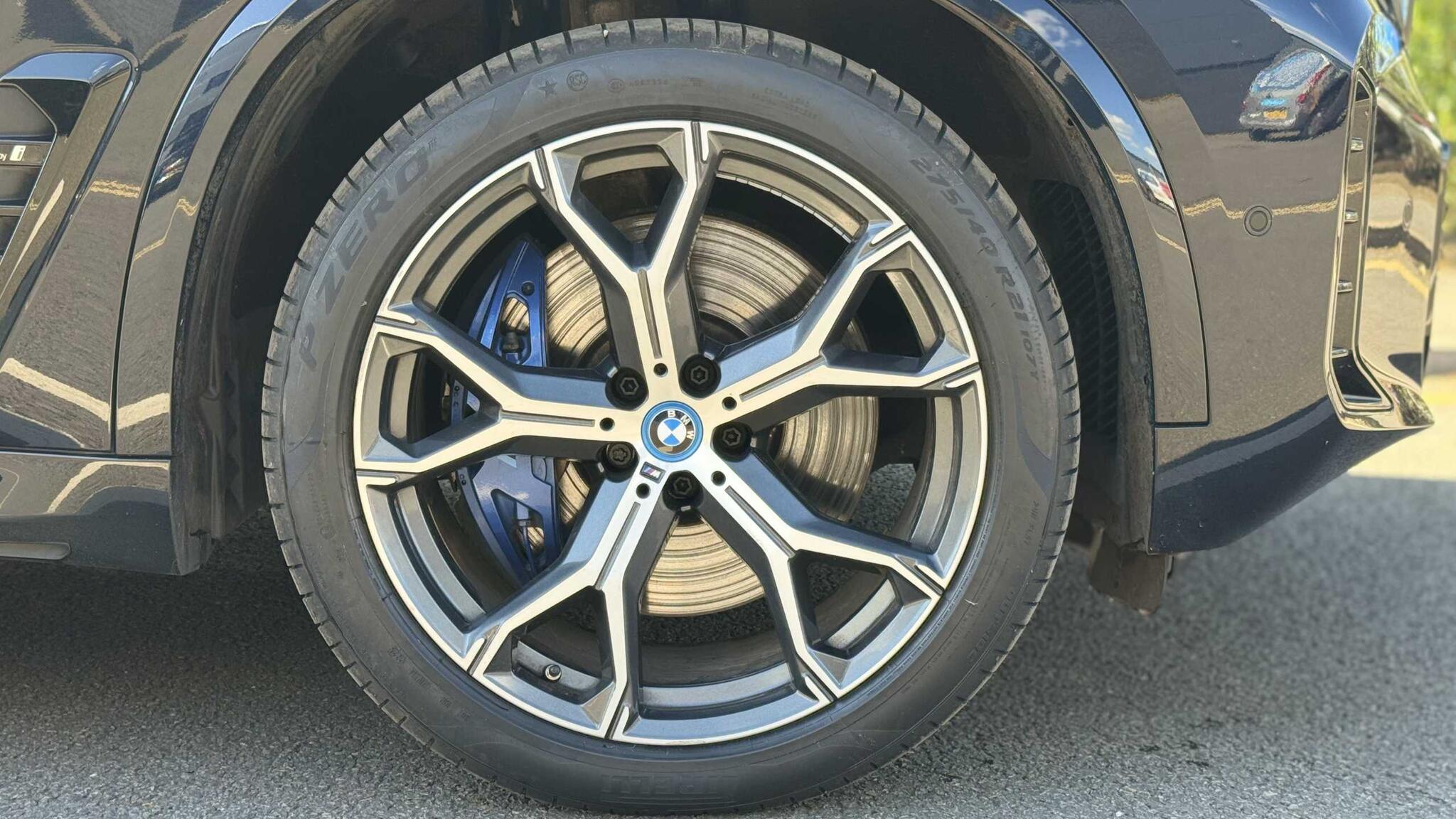 BMW X5 view 4