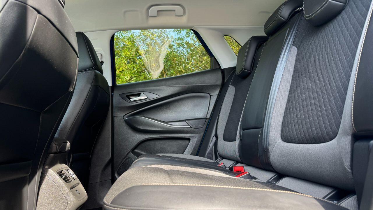 Vauxhall Grandland X view 12