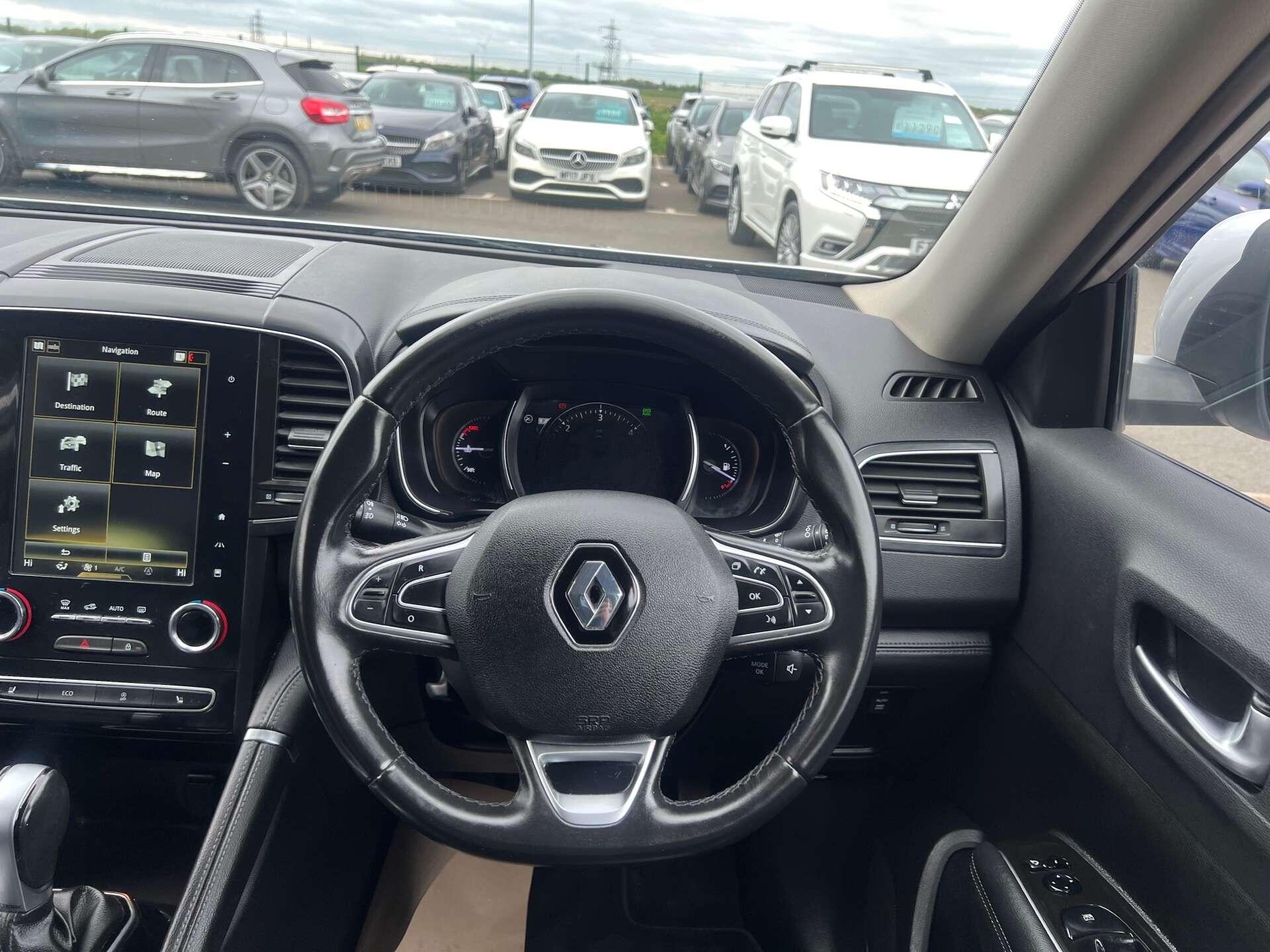 Renault Koleos view 45