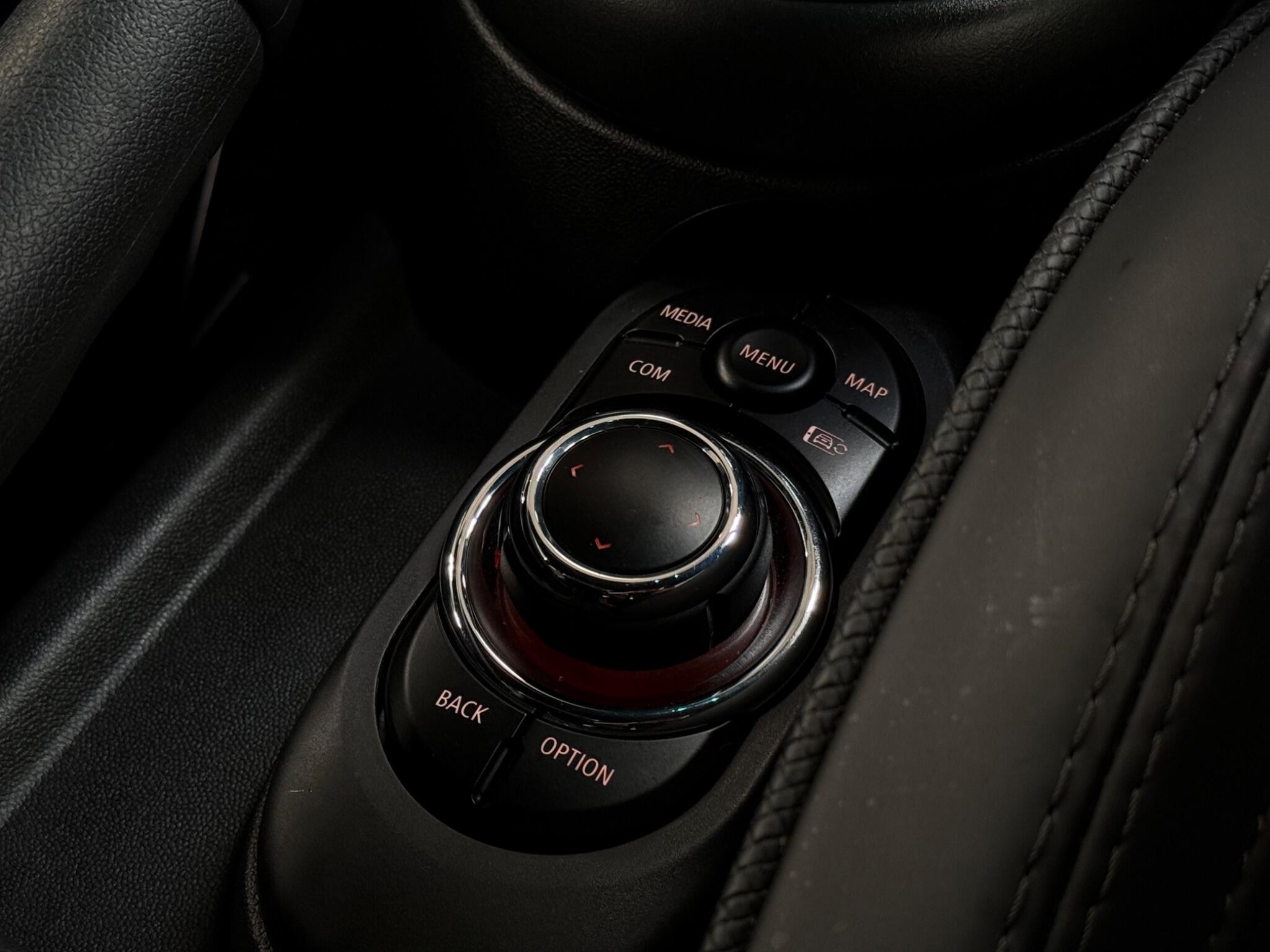 Mini Hatch view 20