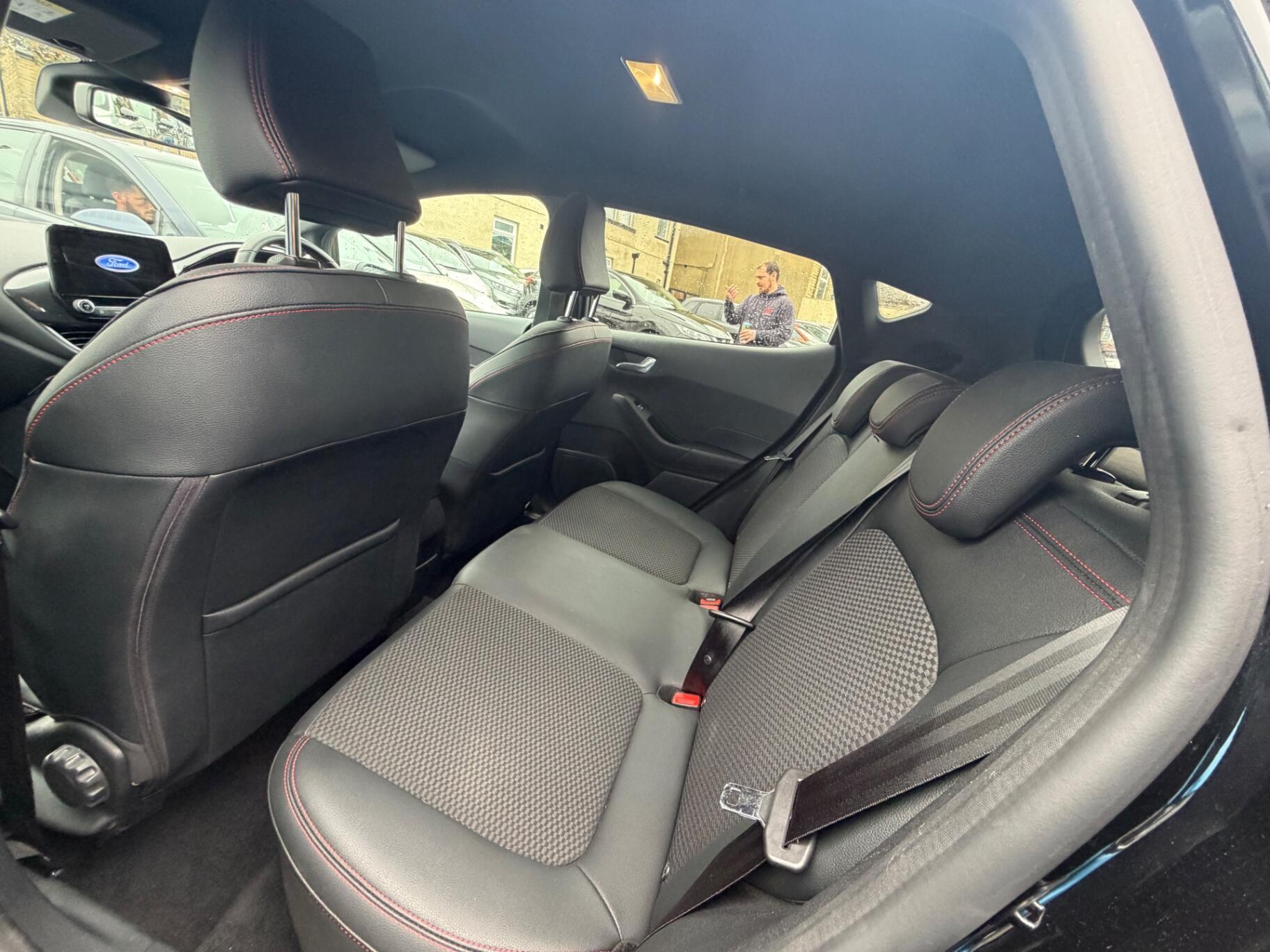 Ford Fiesta view 13