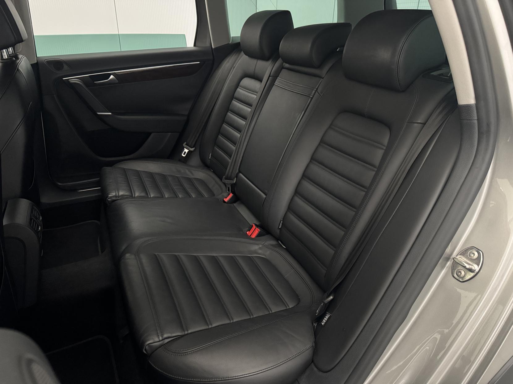 Volkswagen Passat view 56