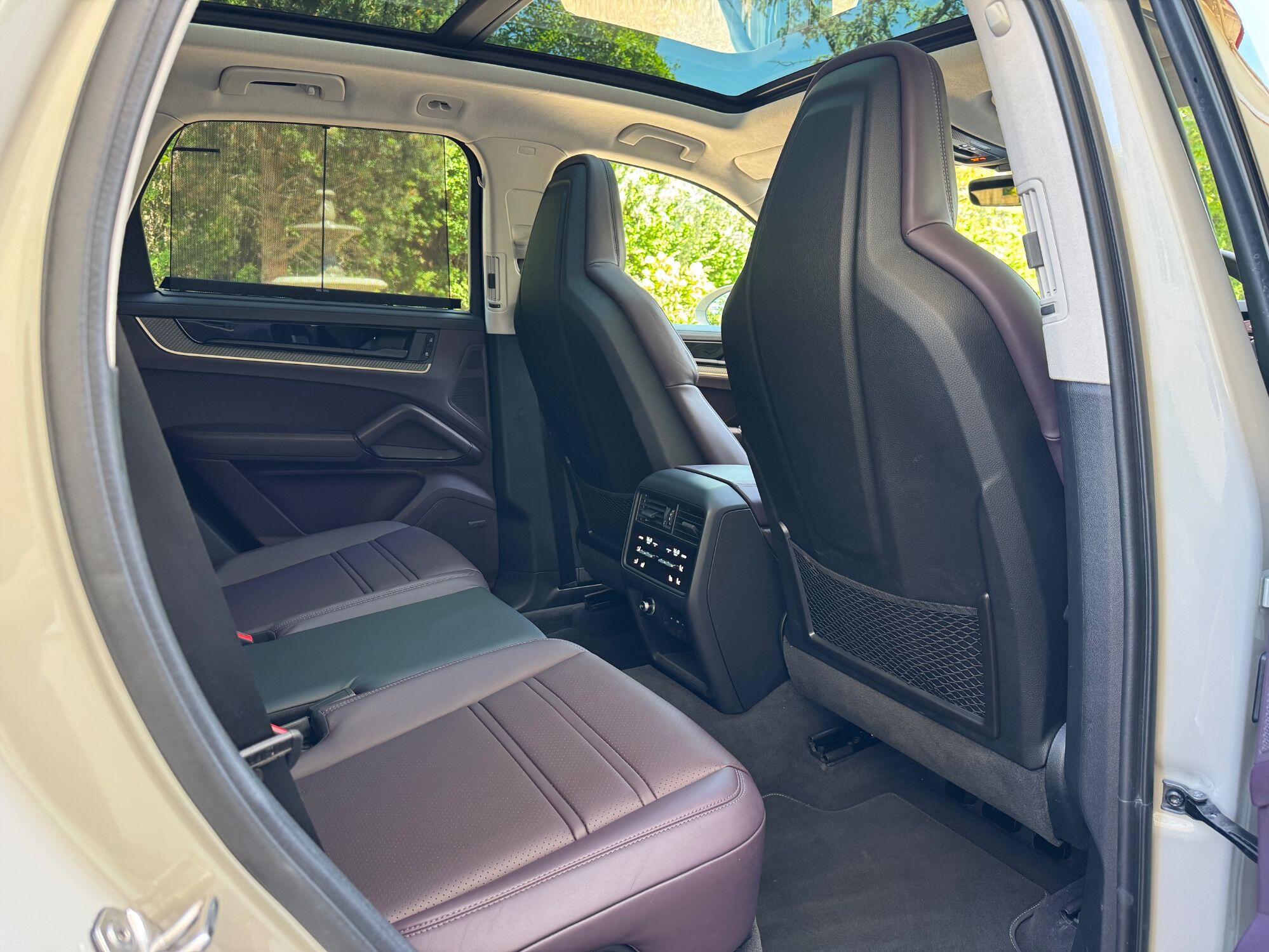 Porsche Cayenne view 37