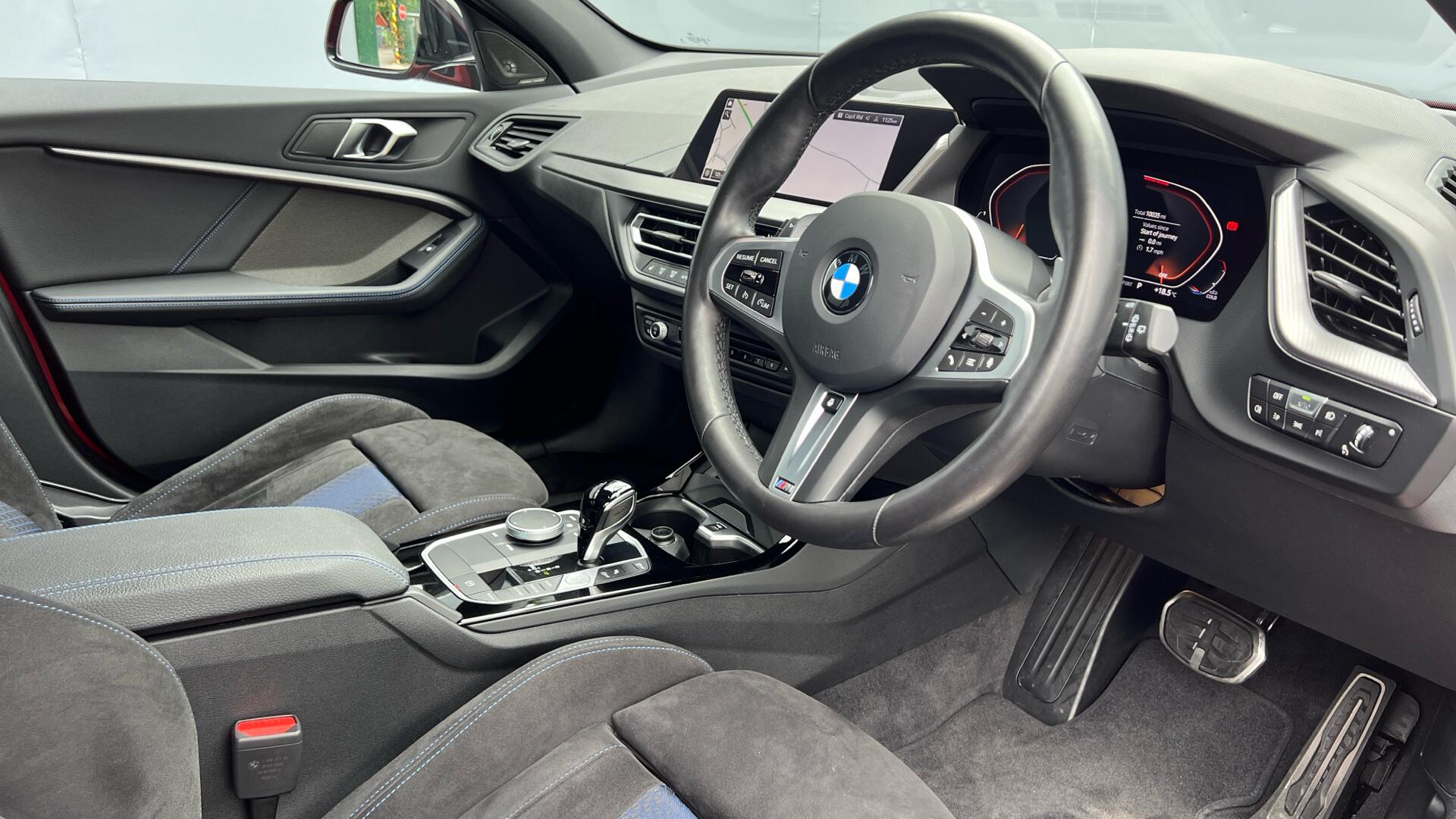 BMW 1 Series view 6