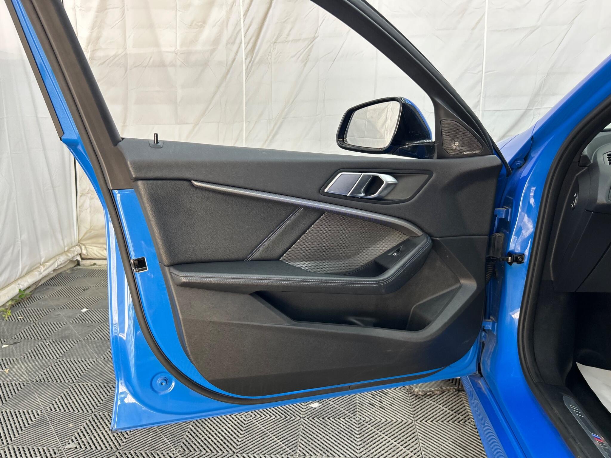 BMW 1 Series view 30