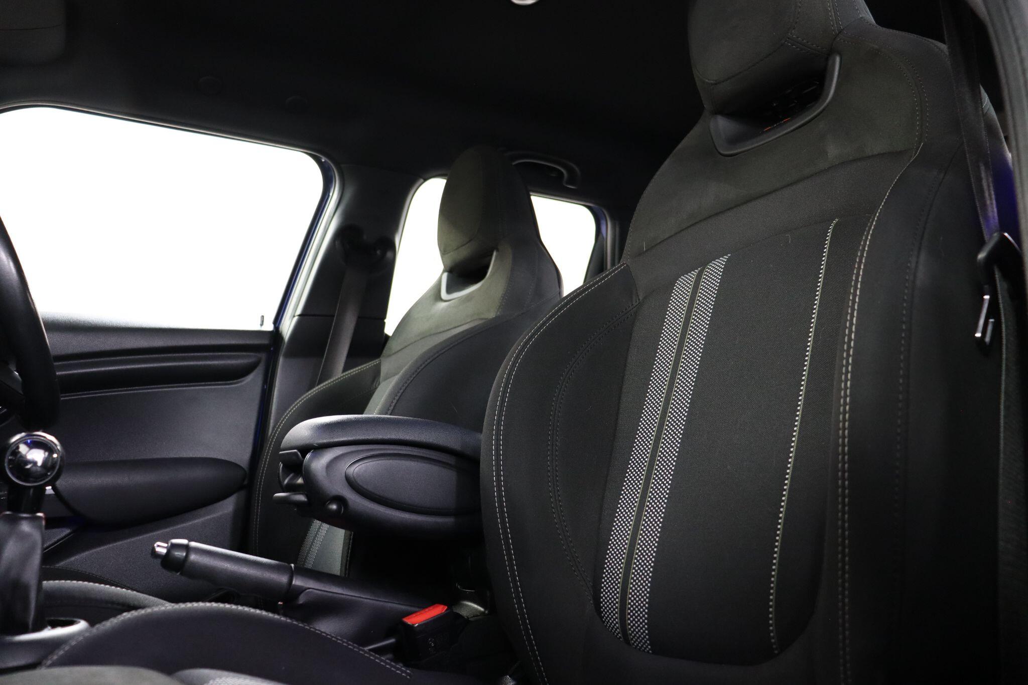 Mini Hatch view 35