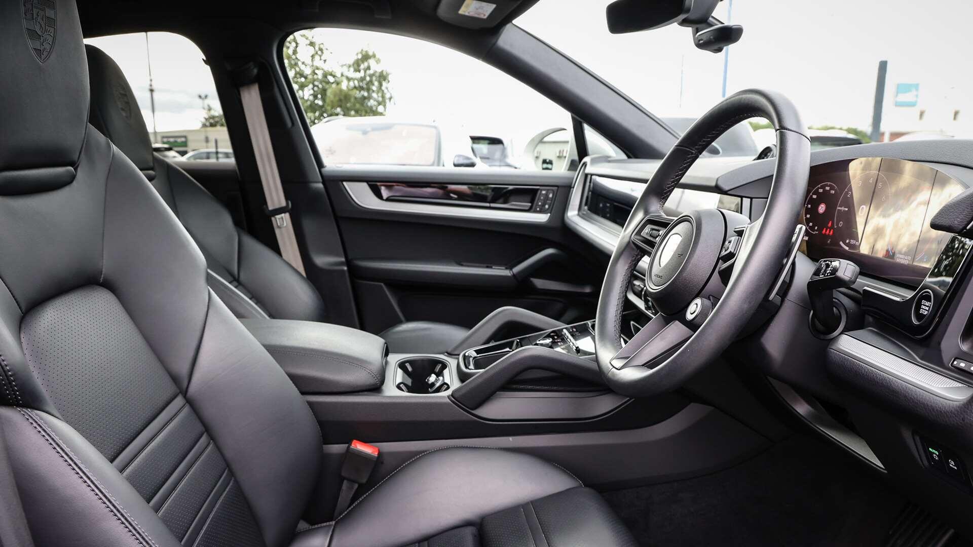 Porsche Cayenne view 12