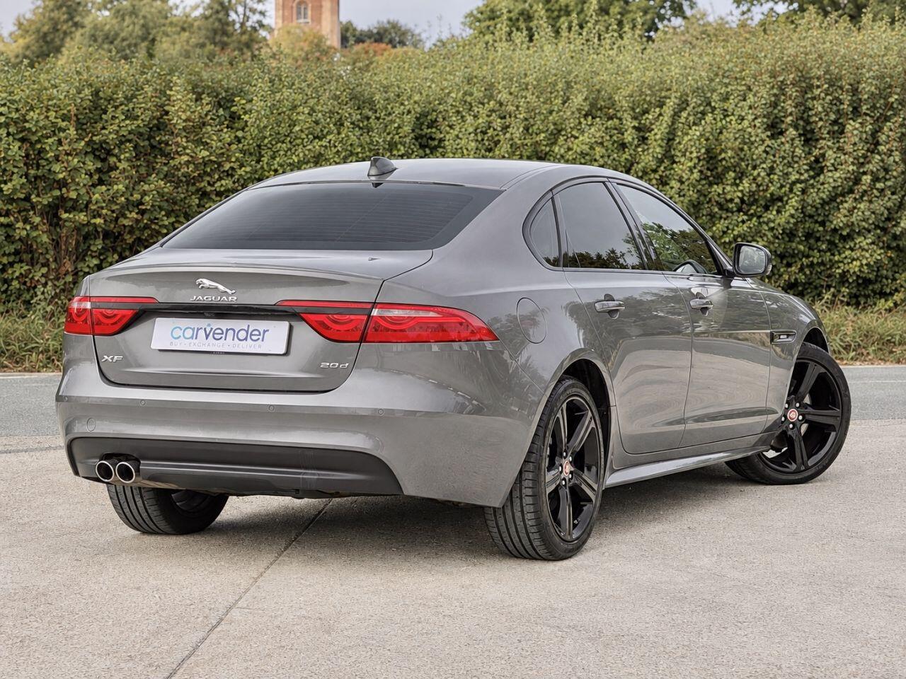 Jaguar XF view 4
