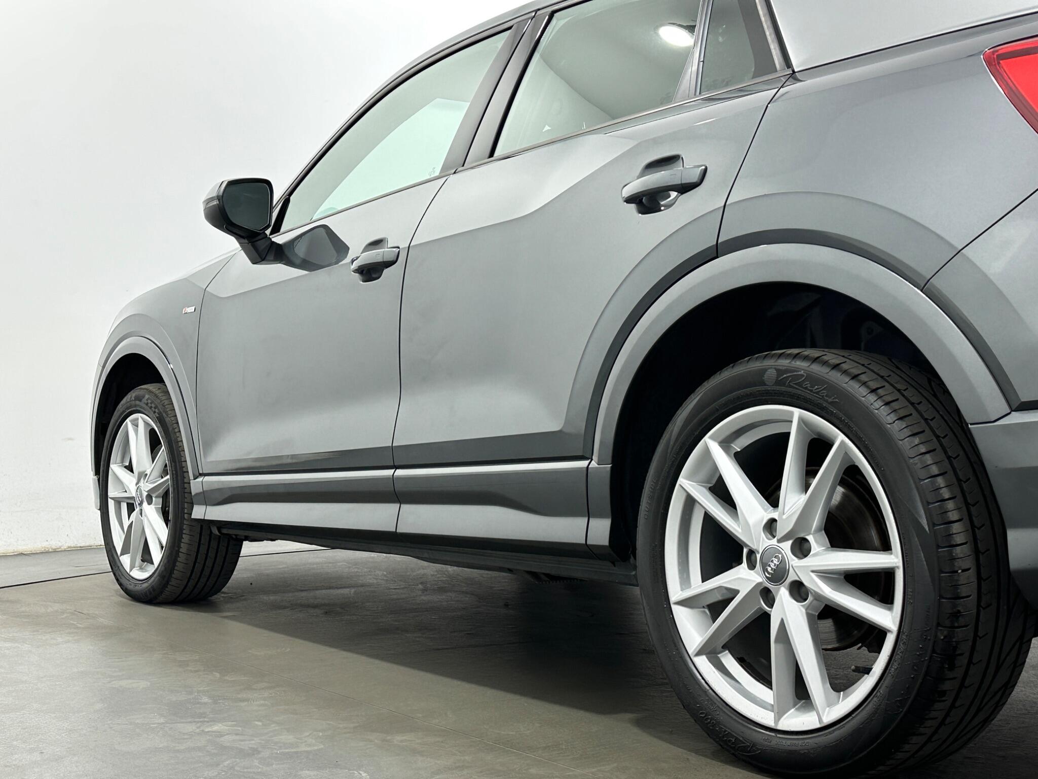 Audi Q2 view 50