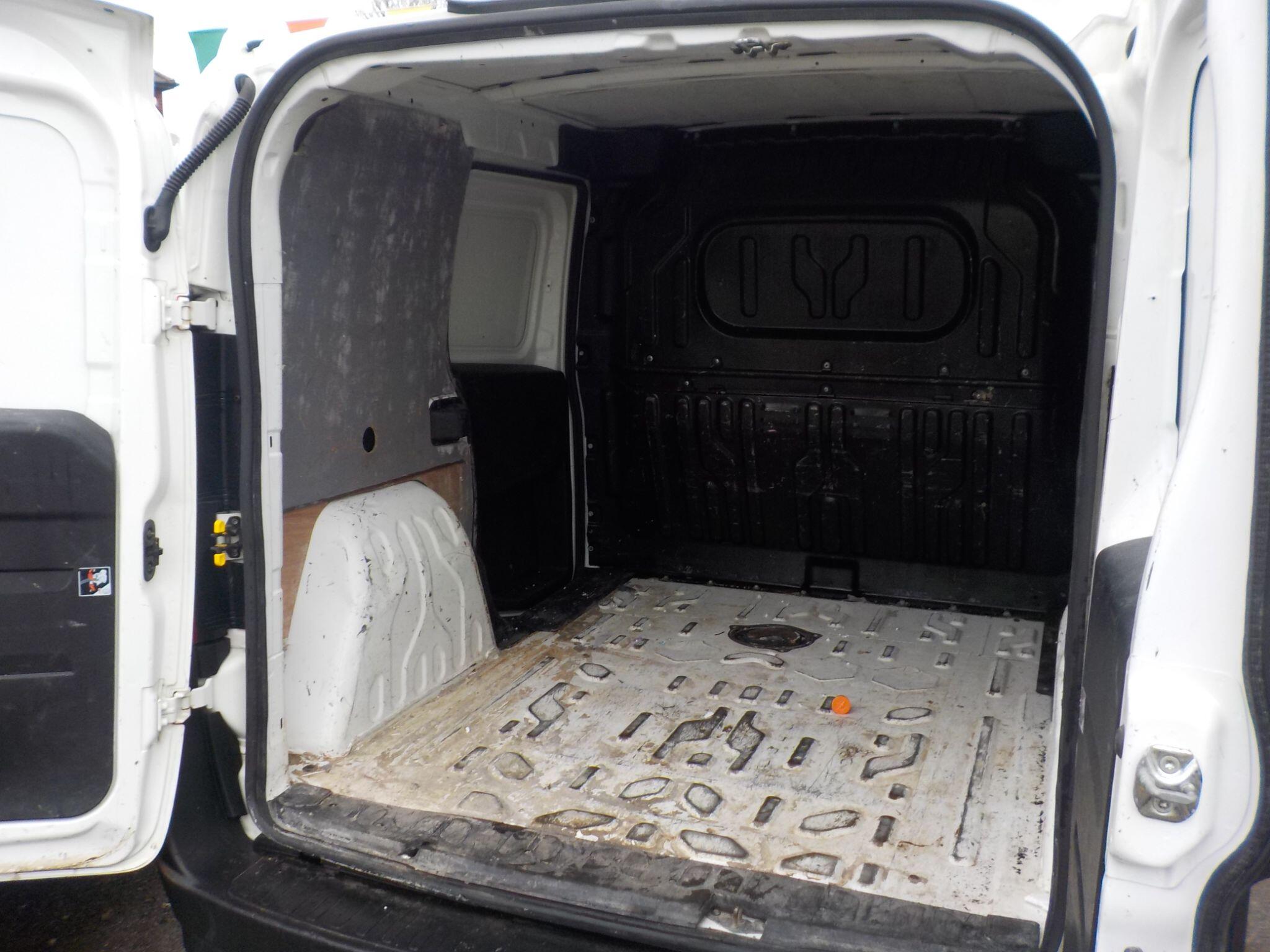 Fiat Doblo 1.3 JTD MultiJet 16v L1 H1 4dr