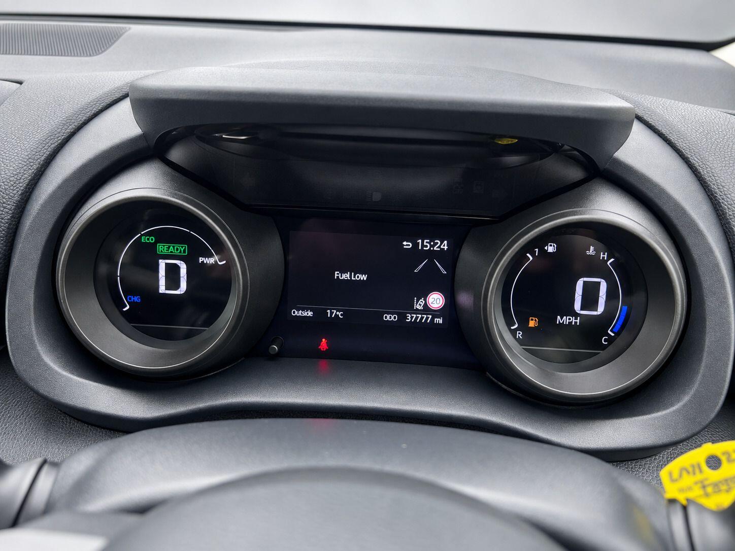Toyota Yaris view 23
