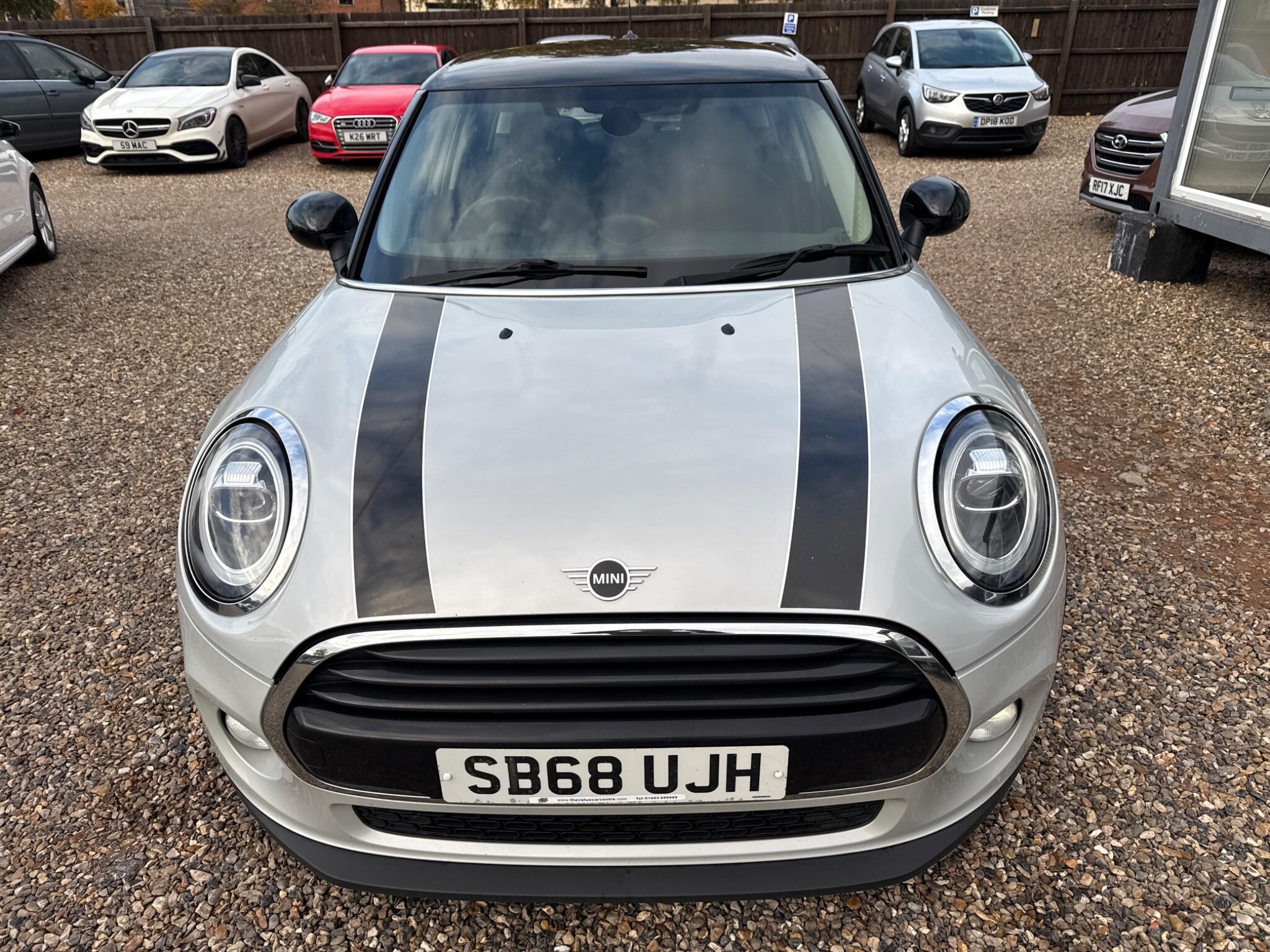 Mini Hatch view 10