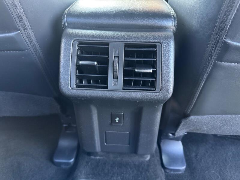 Mitsubishi Outlander view 35
