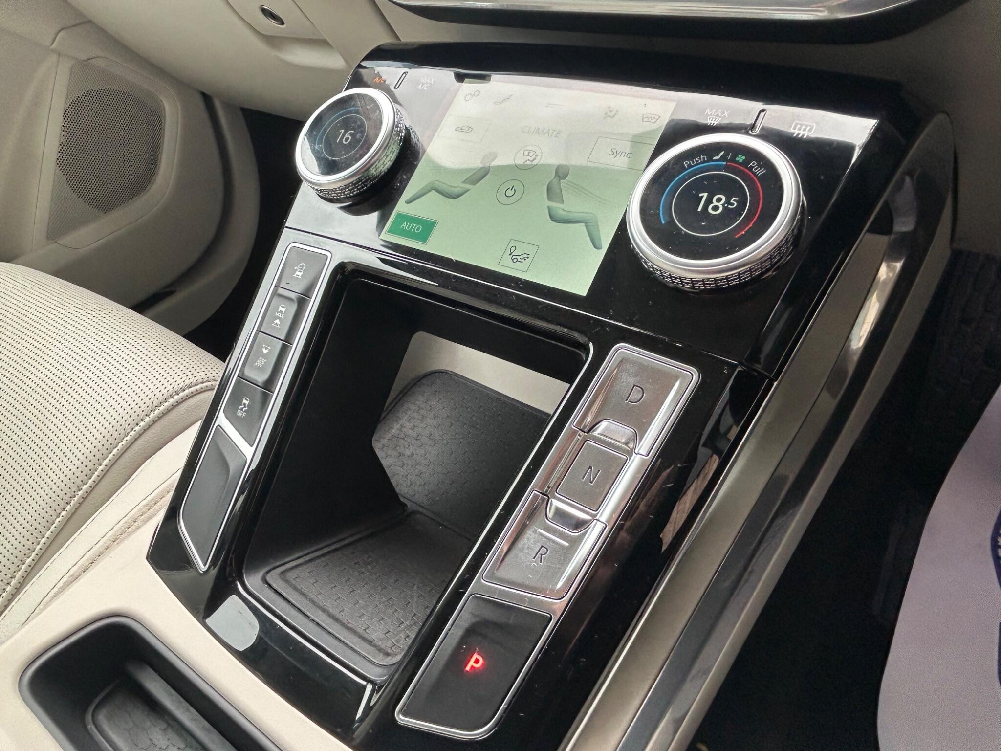 Jaguar I-Pace view 25