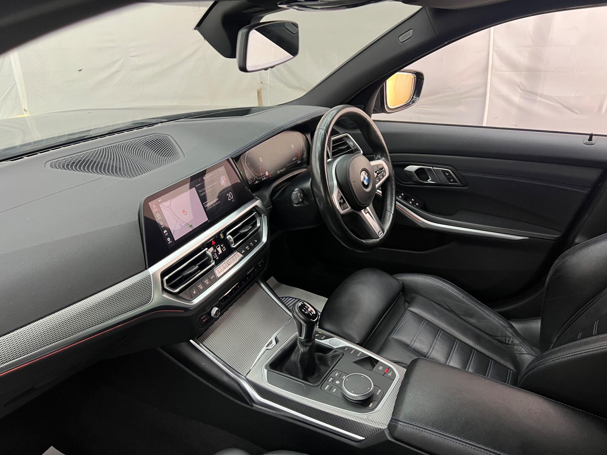 BMW 3 Series view 18