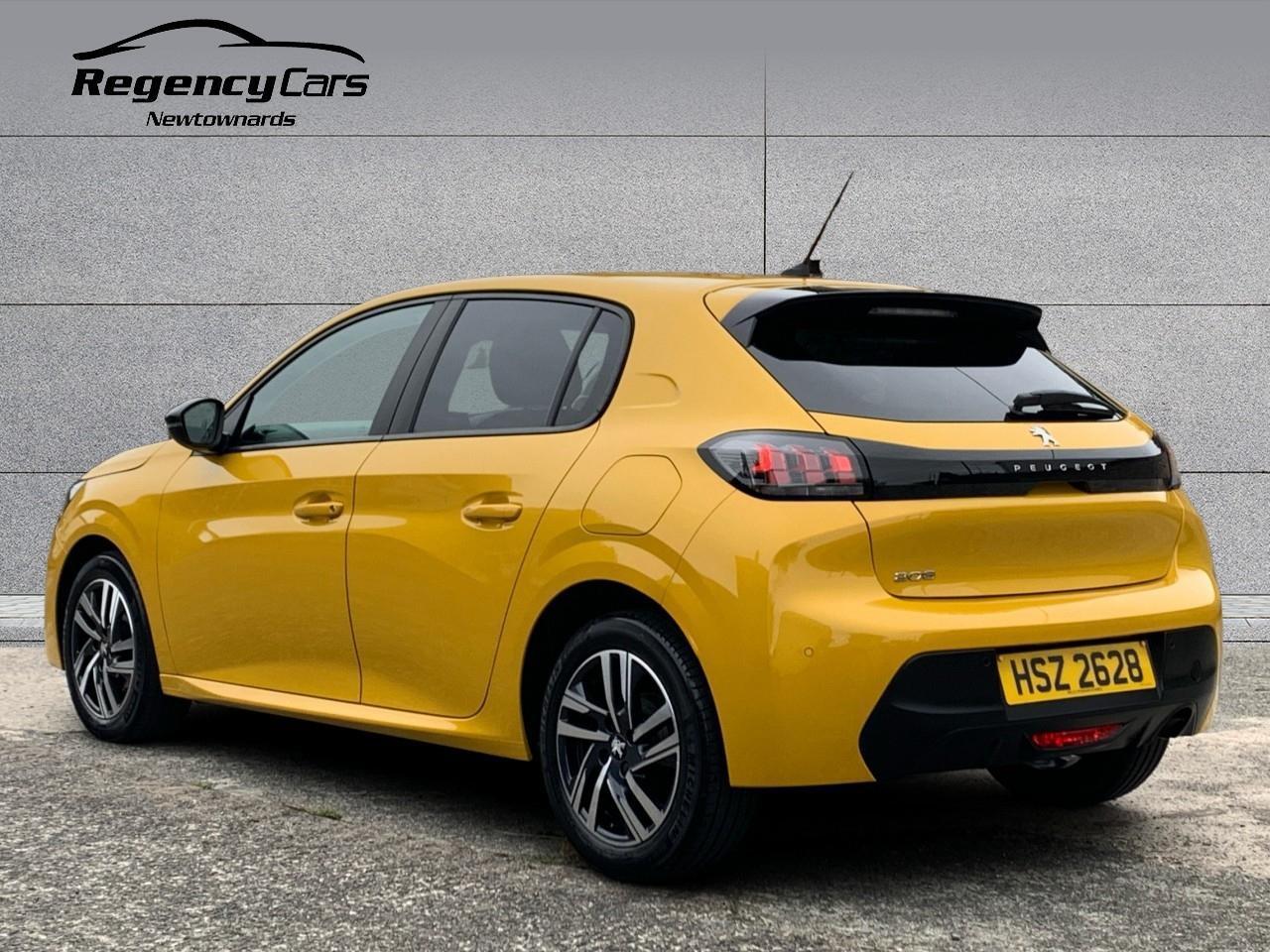 Peugeot 208 view 4