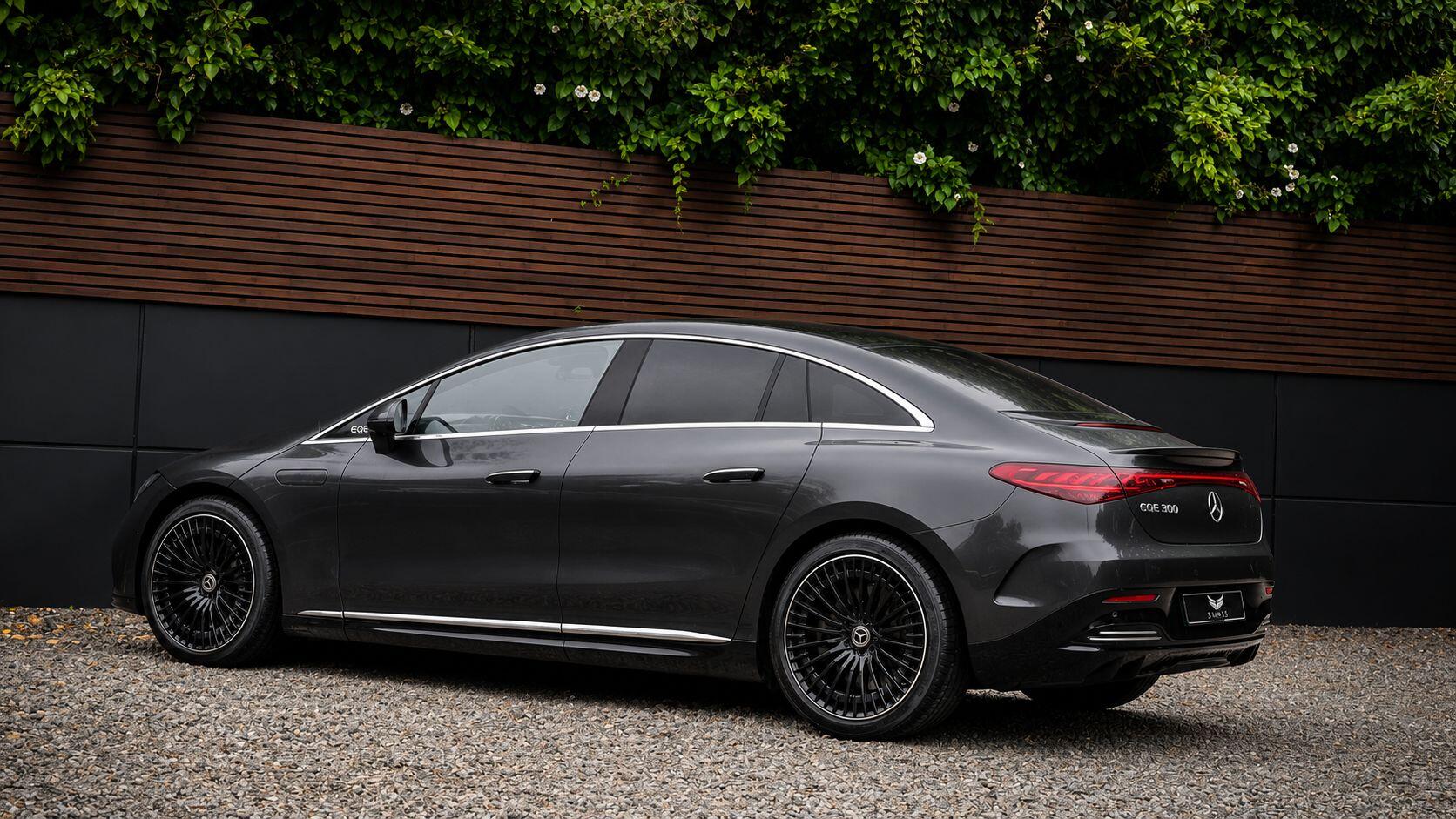 Mercedes-Benz EQE view 9