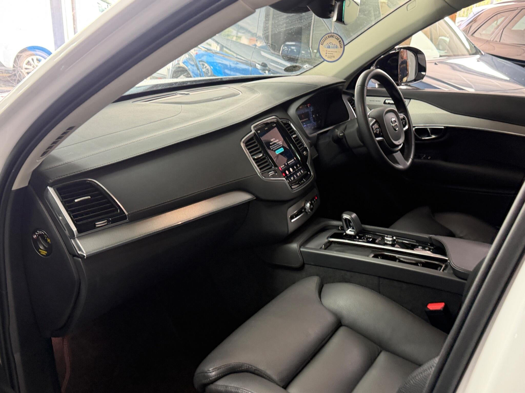 Volvo XC90 view 27