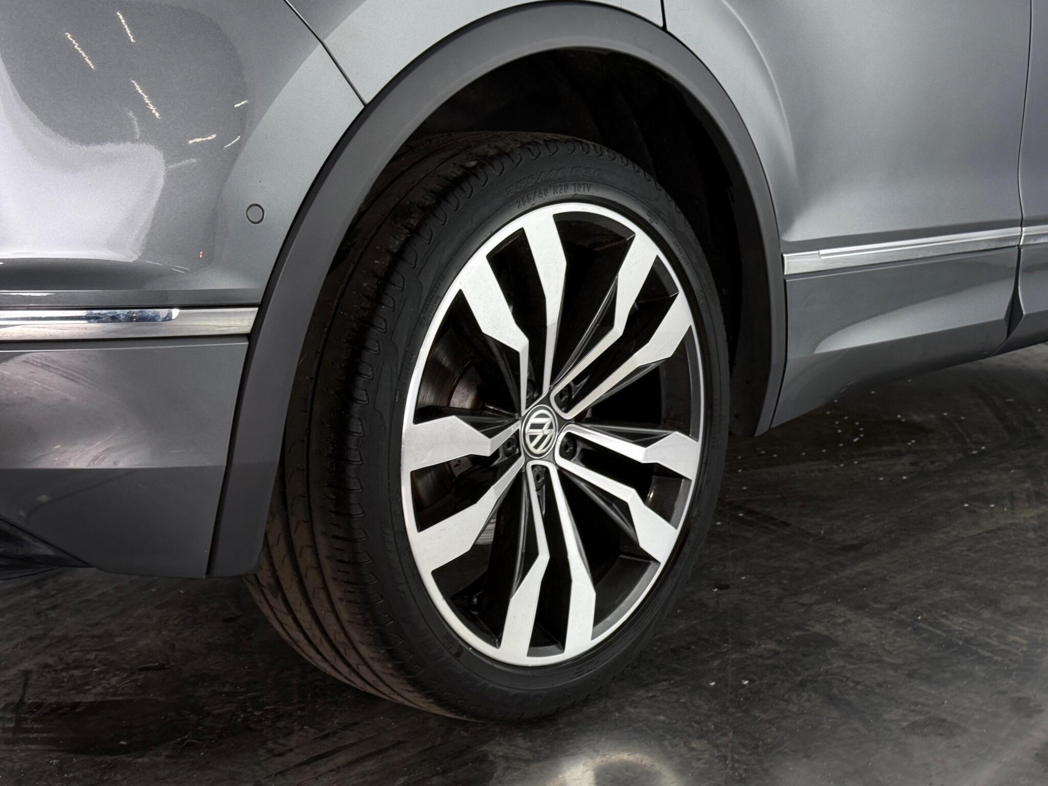 Volkswagen Tiguan view 8