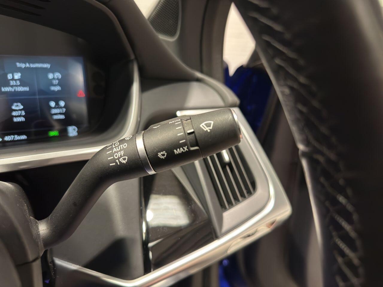 Jaguar I-Pace view 16