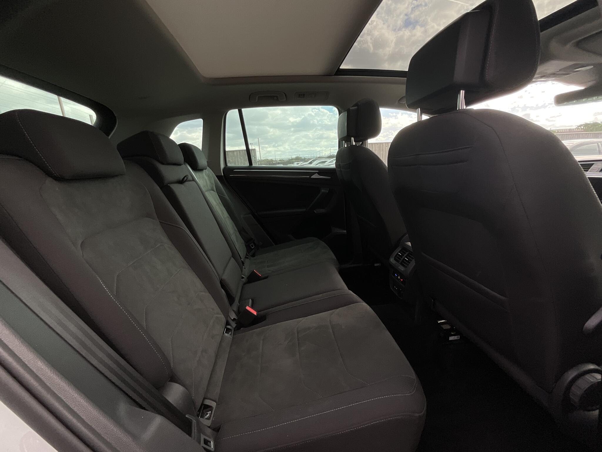 Volkswagen Tiguan view 12