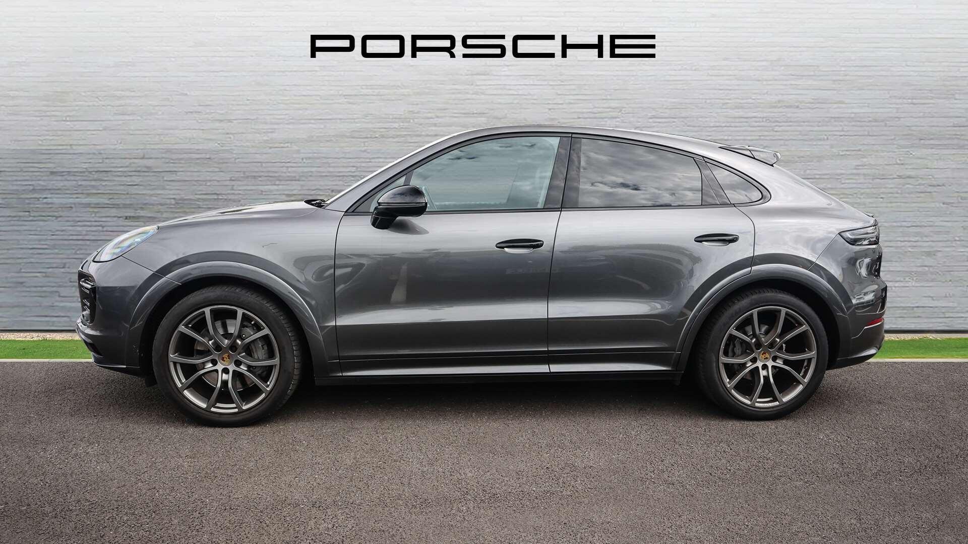 Porsche Cayenne view 8
