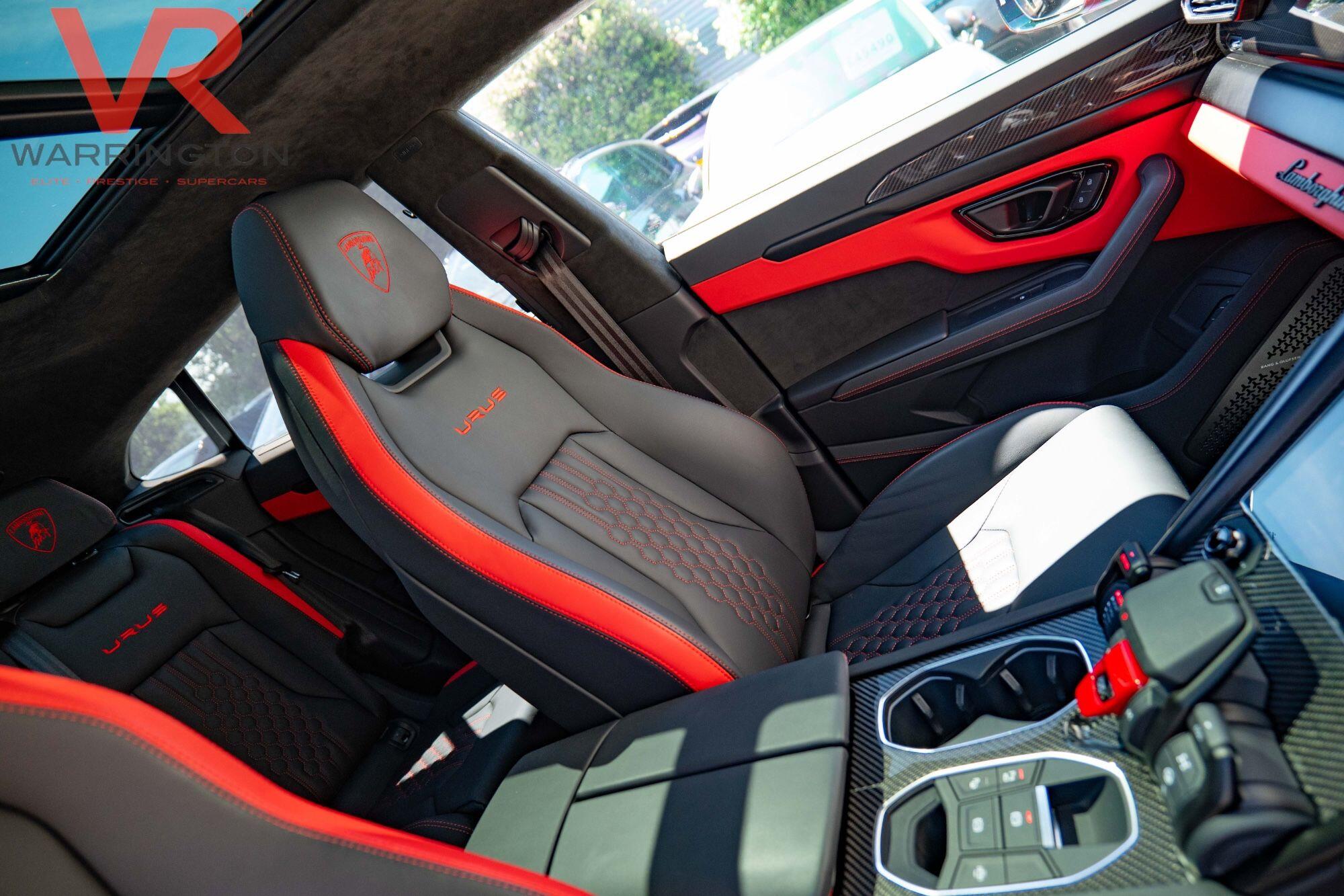 Lamborghini Urus view 4