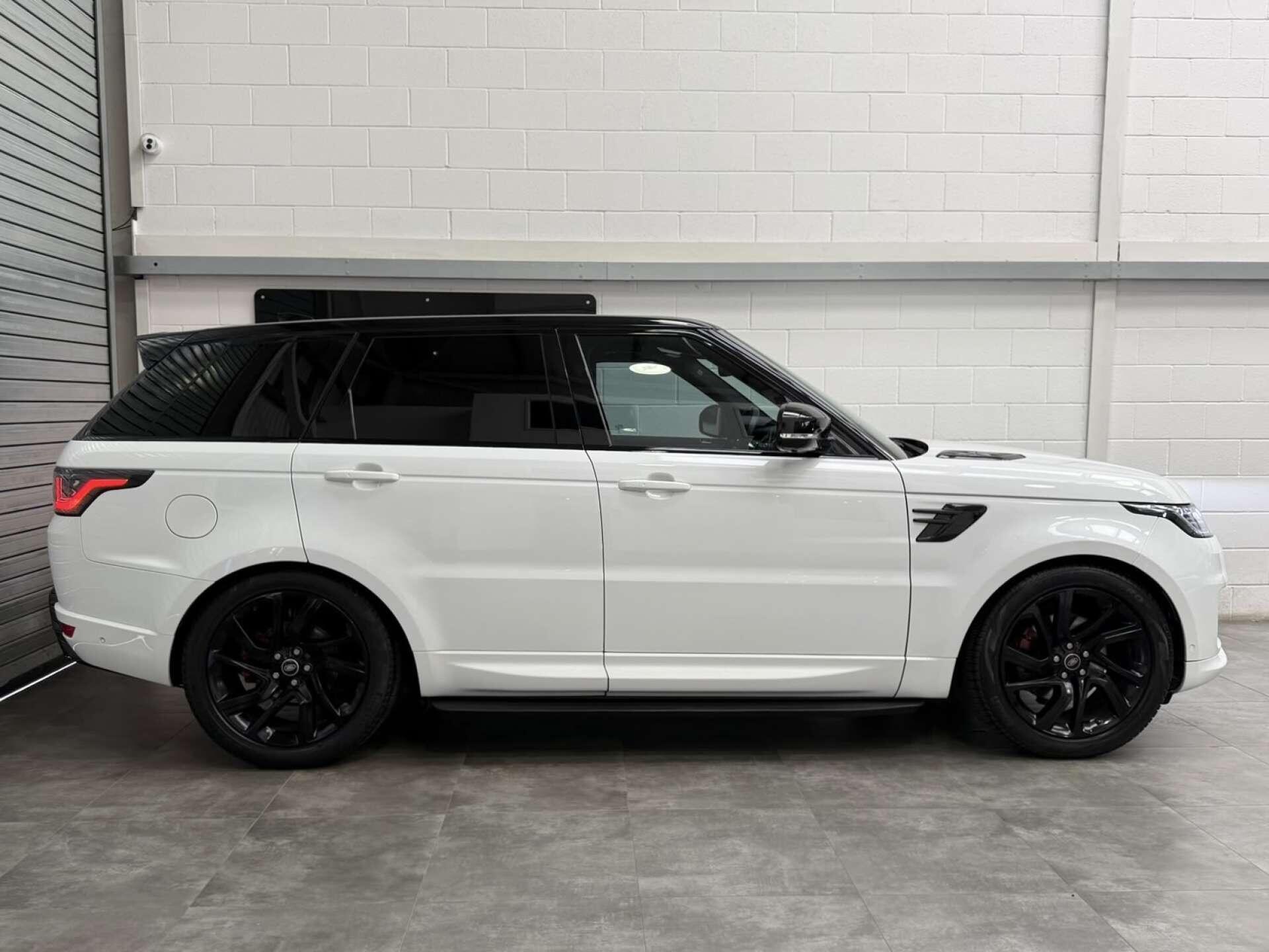 Land Rover Range Rover Sport view 4