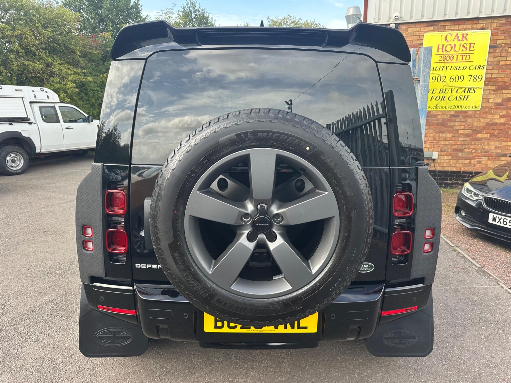 Land Rover Defender view 22