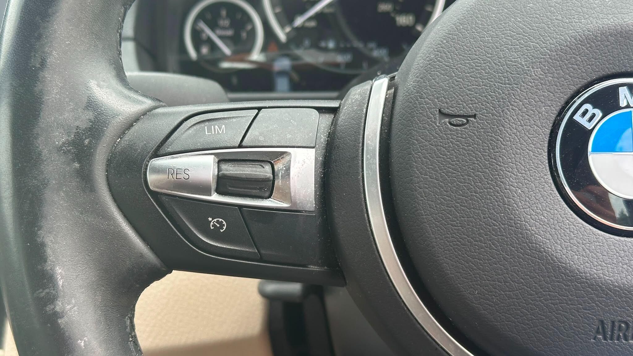BMW 5 Series view 19
