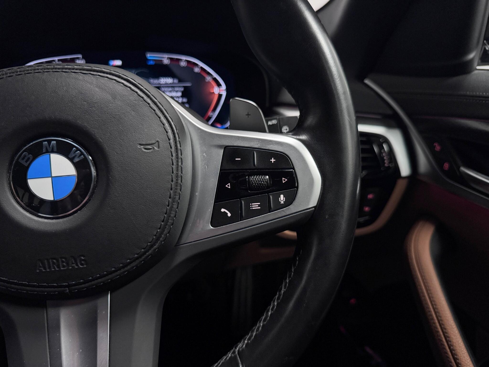 BMW 5 Series view 18