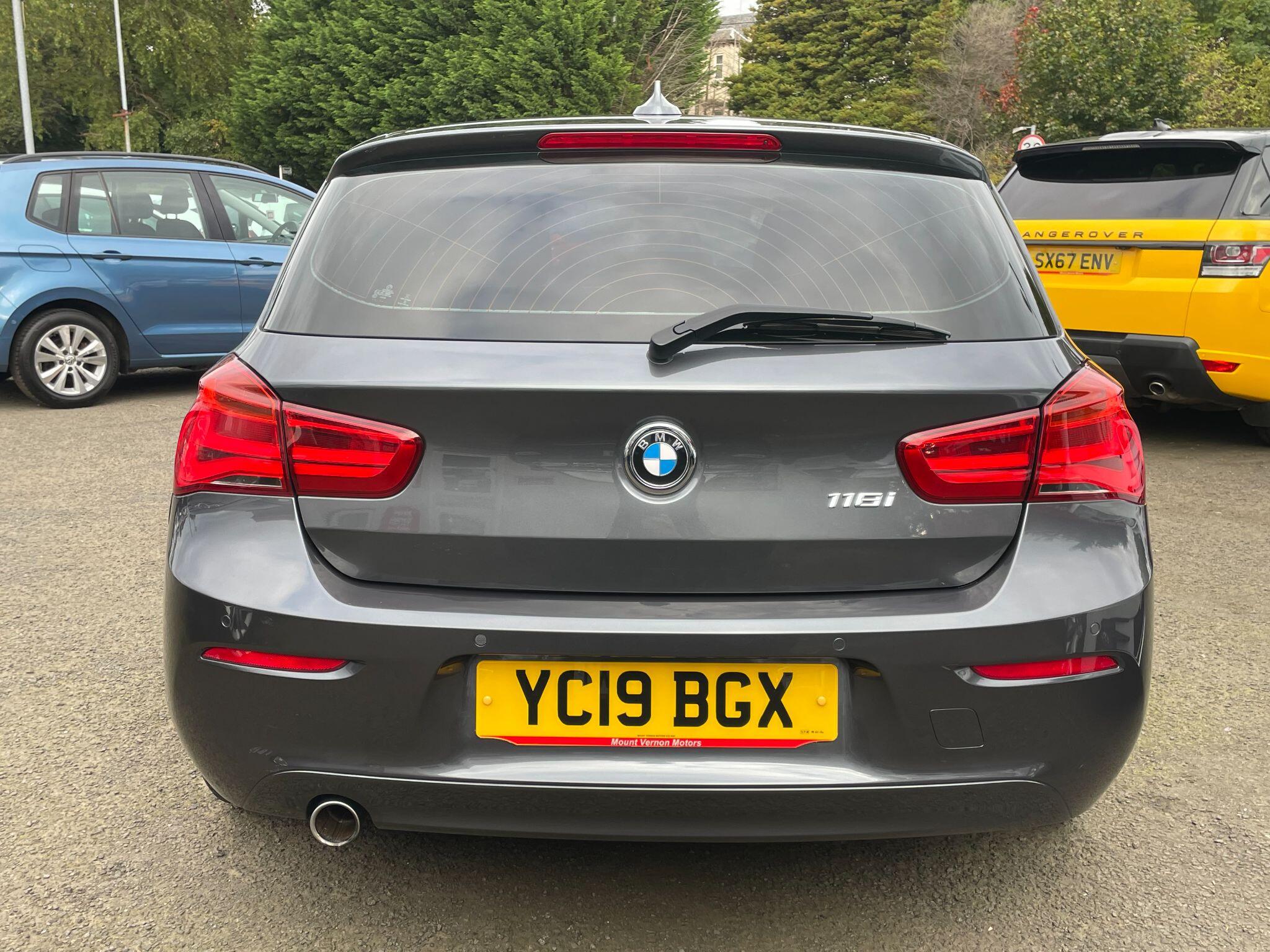 BMW 1 Series view 11