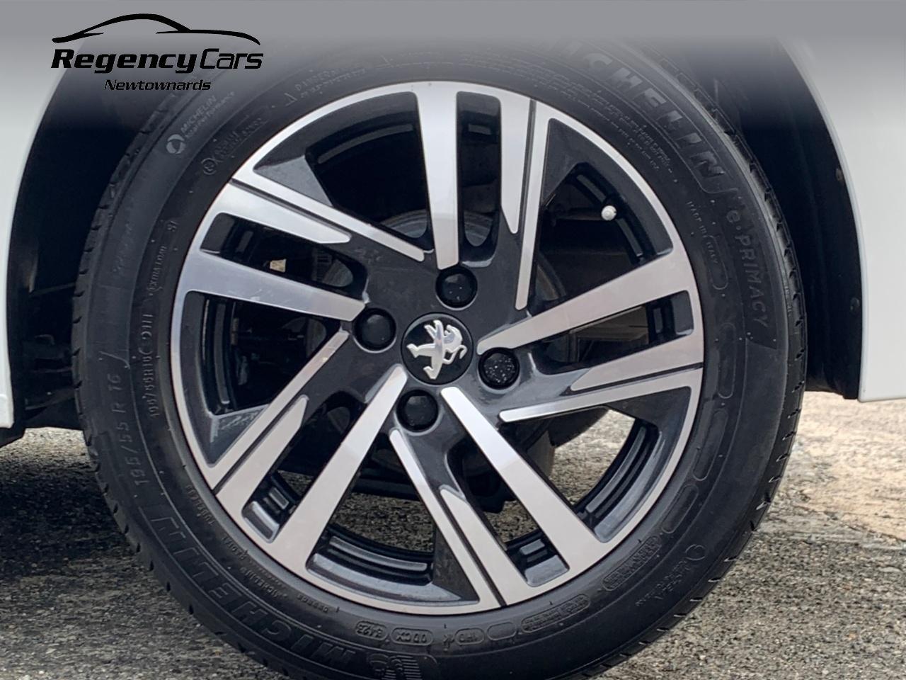 Peugeot 208 view 31