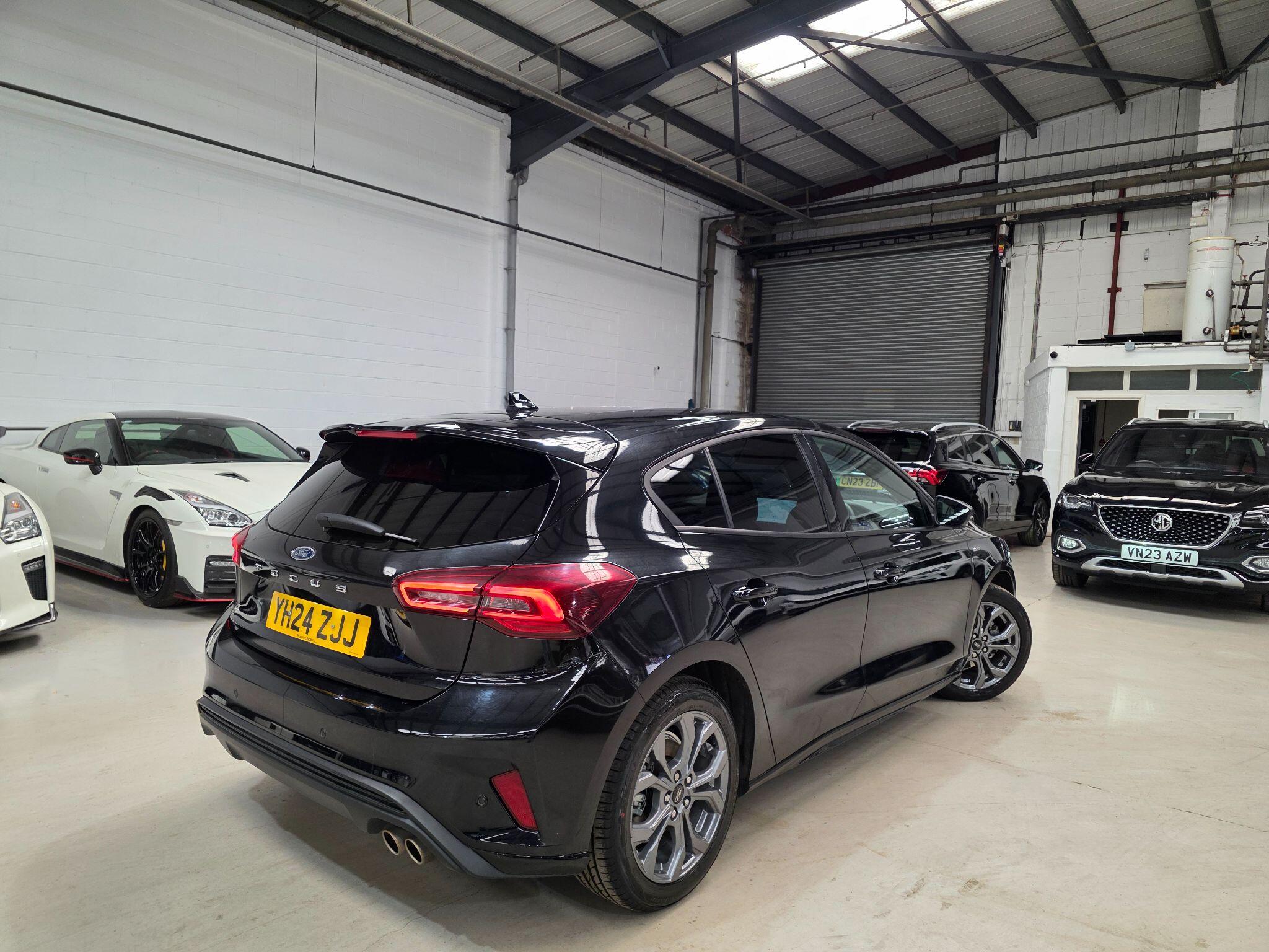 Ford Focus view 23