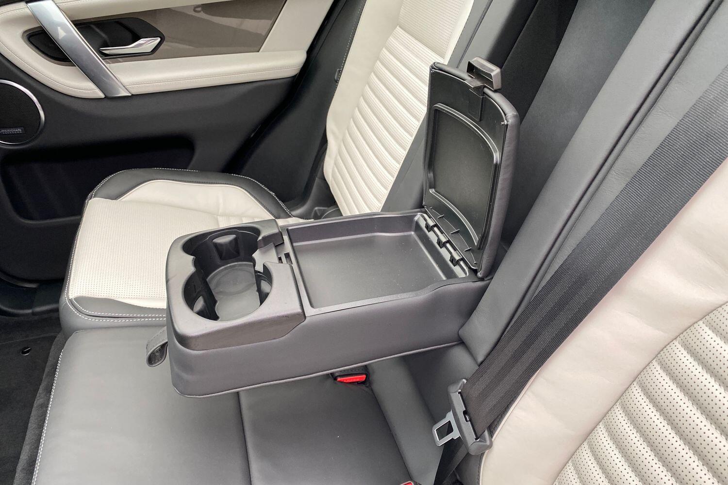 Land Rover Discovery Sport view 40