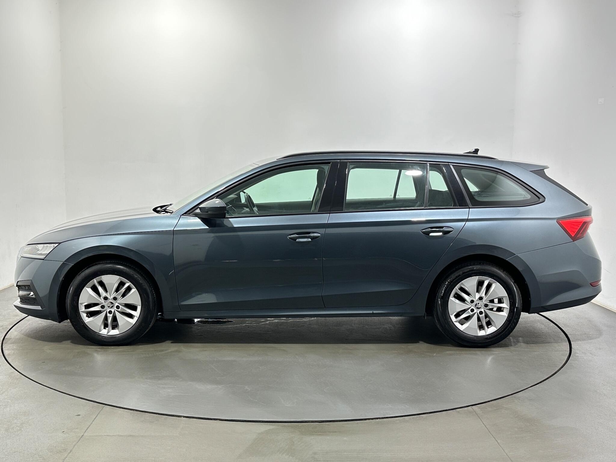 Skoda Octavia view 5