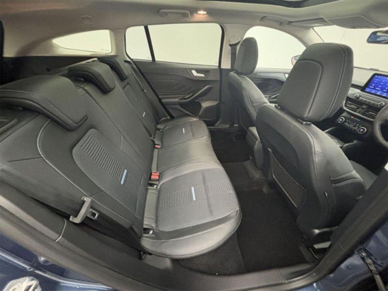 Ford Focus view 5