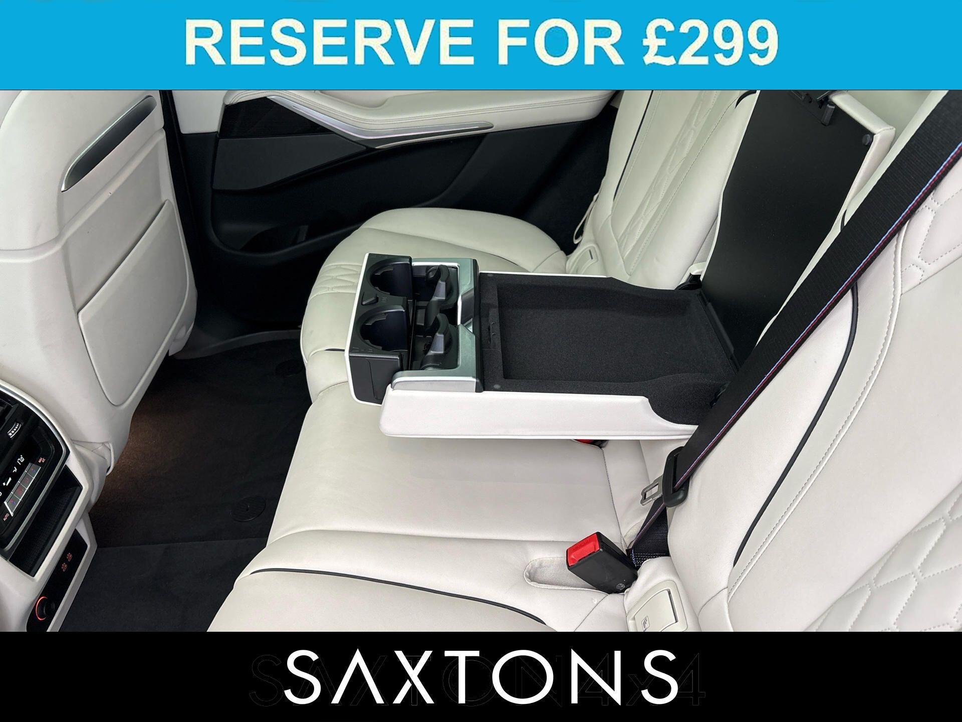 BMW X7 view 11