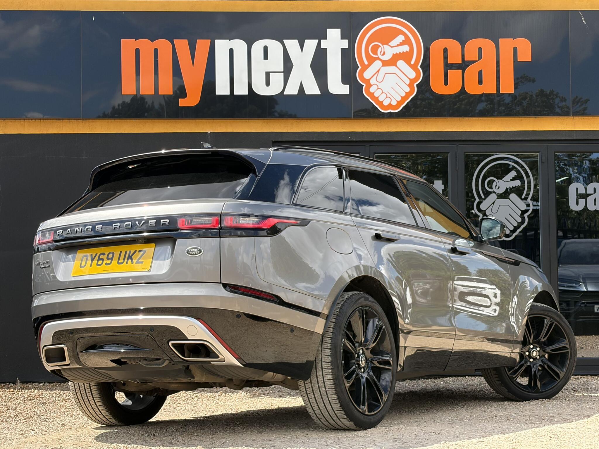 Land Rover Range Rover Velar view 10