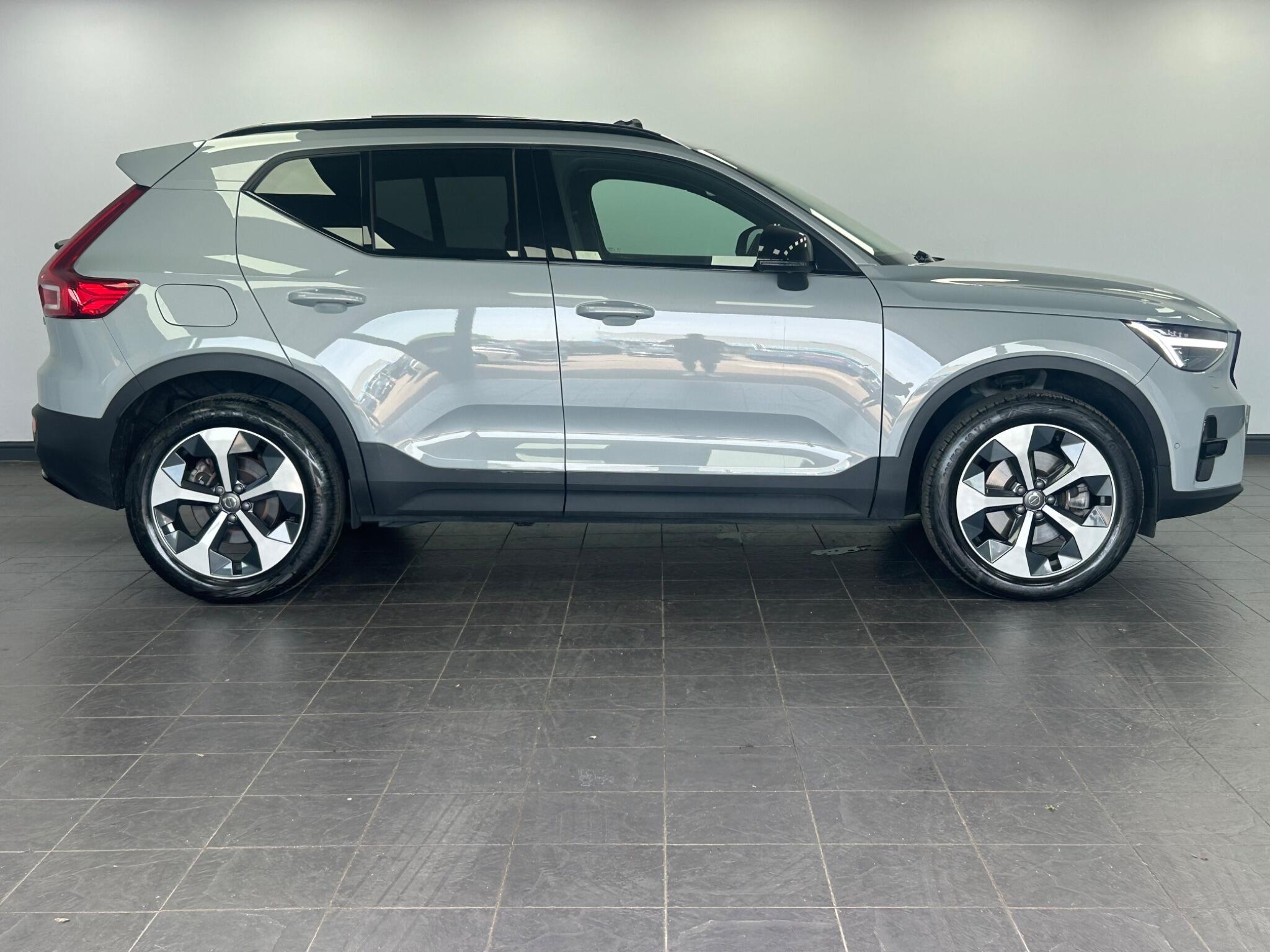Volvo XC40 view 8
