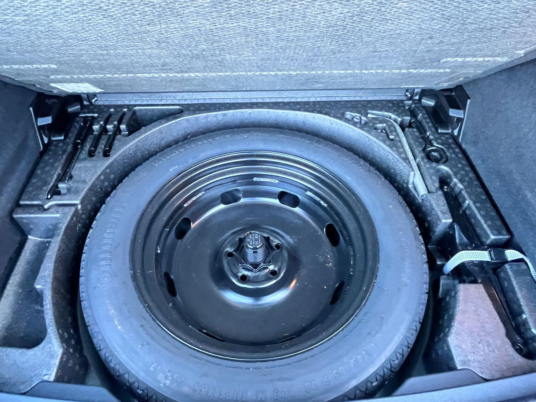 Volkswagen Tiguan view 11