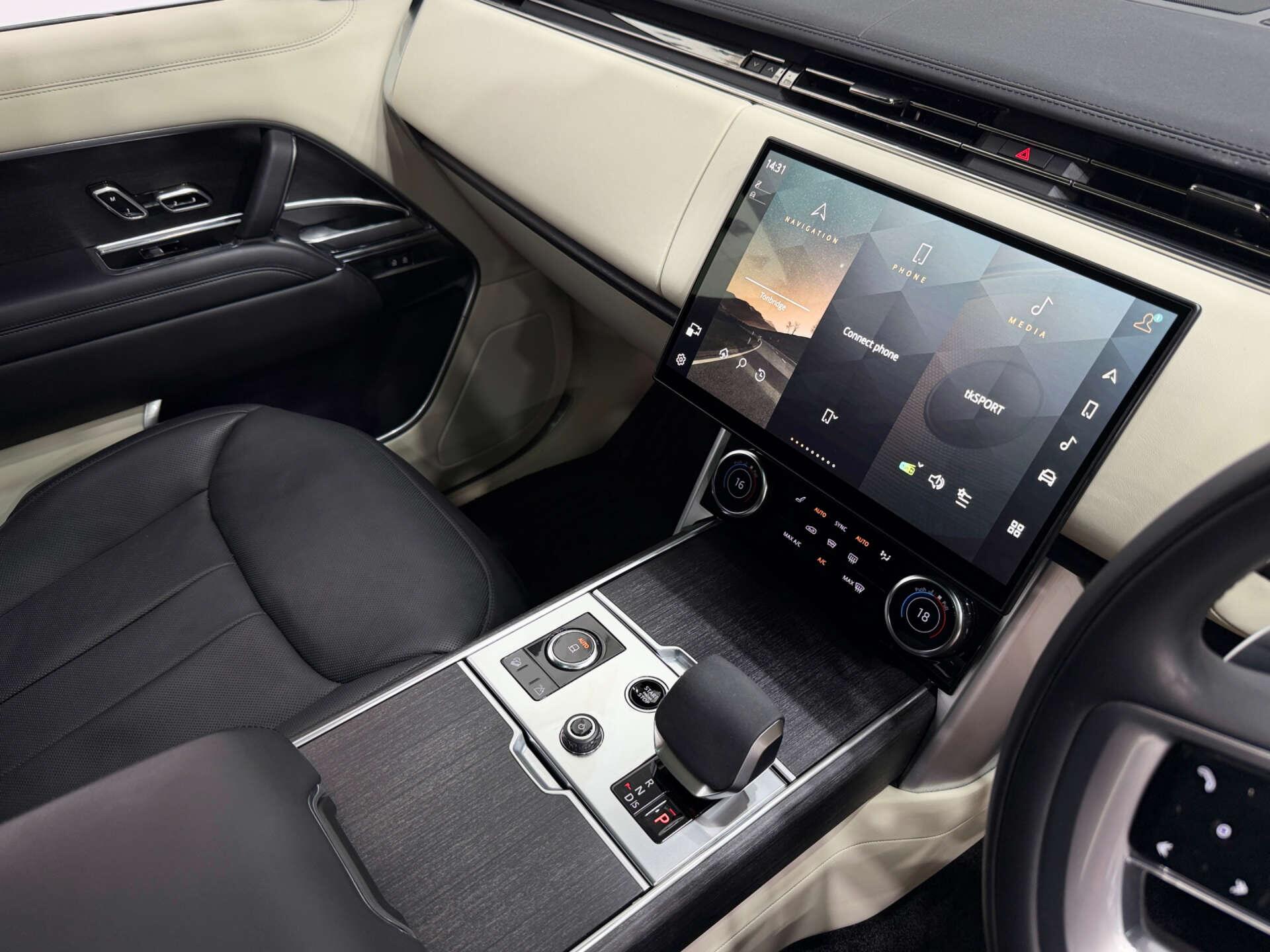 Land Rover Range Rover view 39