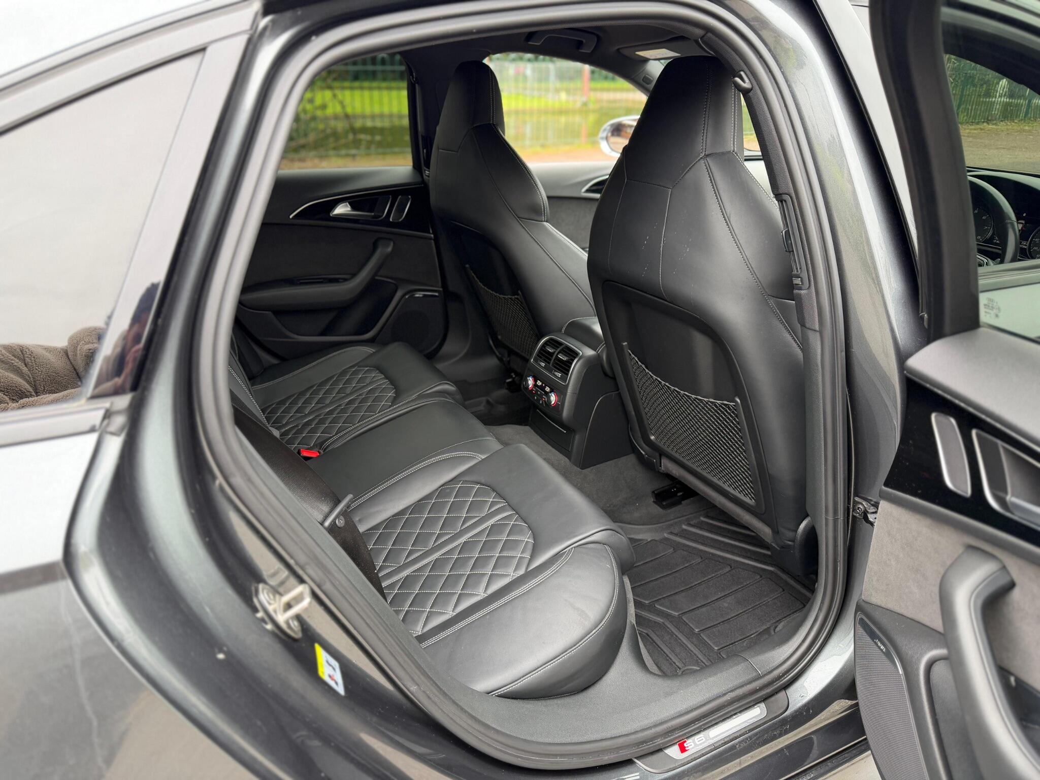Audi S6 view 16