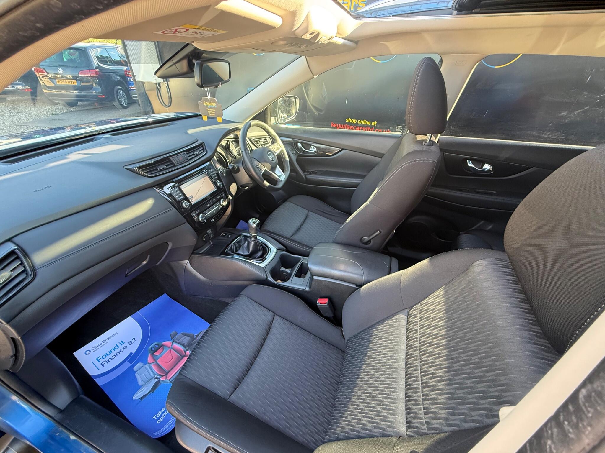Nissan X-Trail view 23