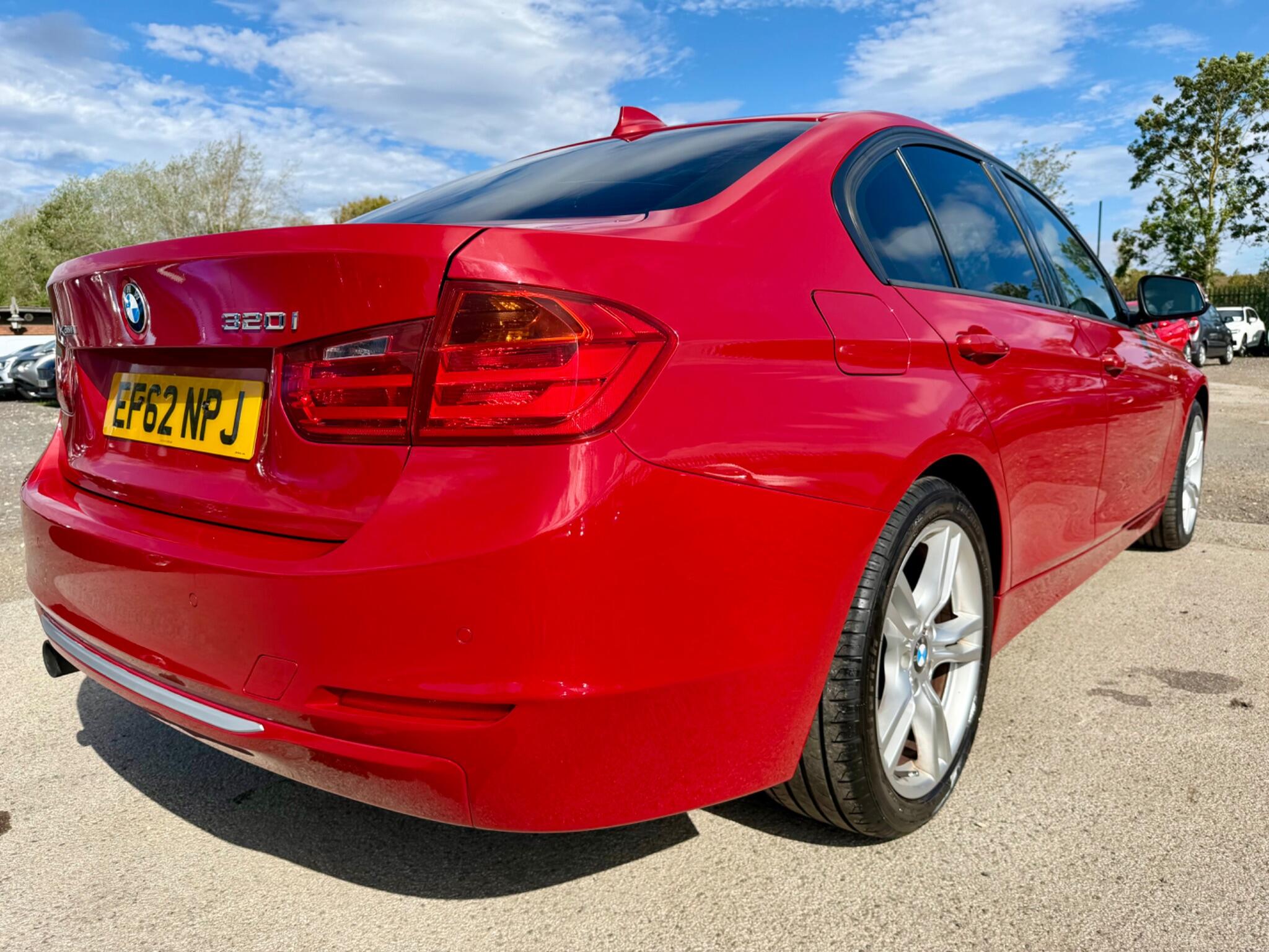 BMW 3 Series view 22