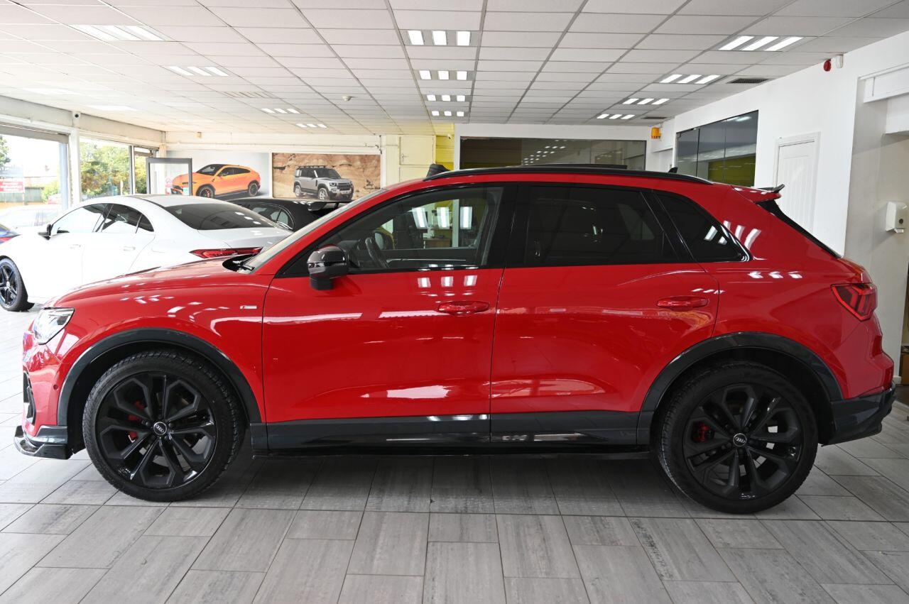 Audi Q3 view 4