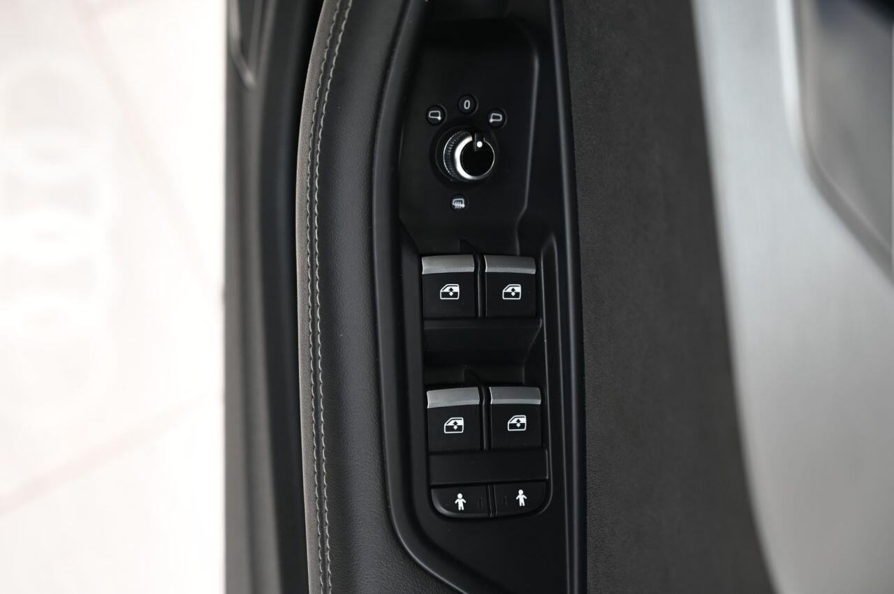 Audi S4 Avant view 42