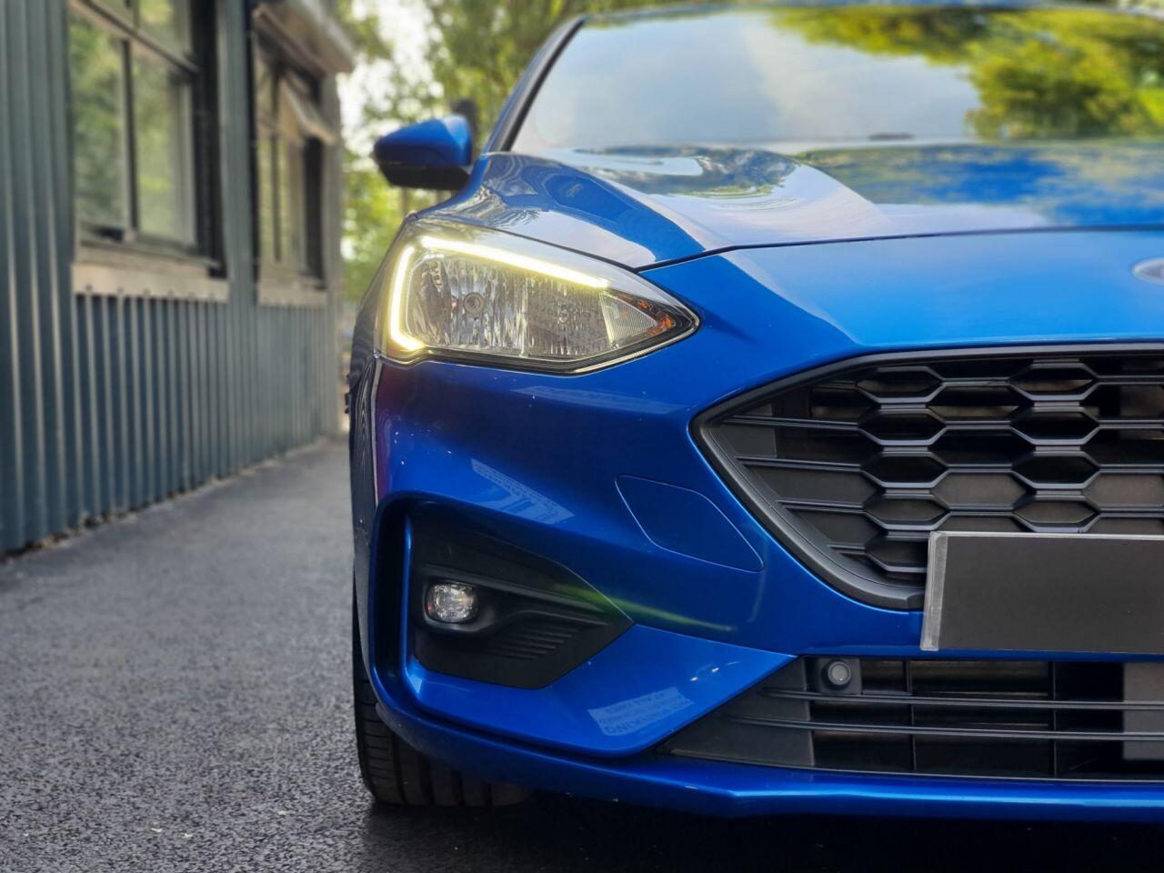Ford Focus view 12
